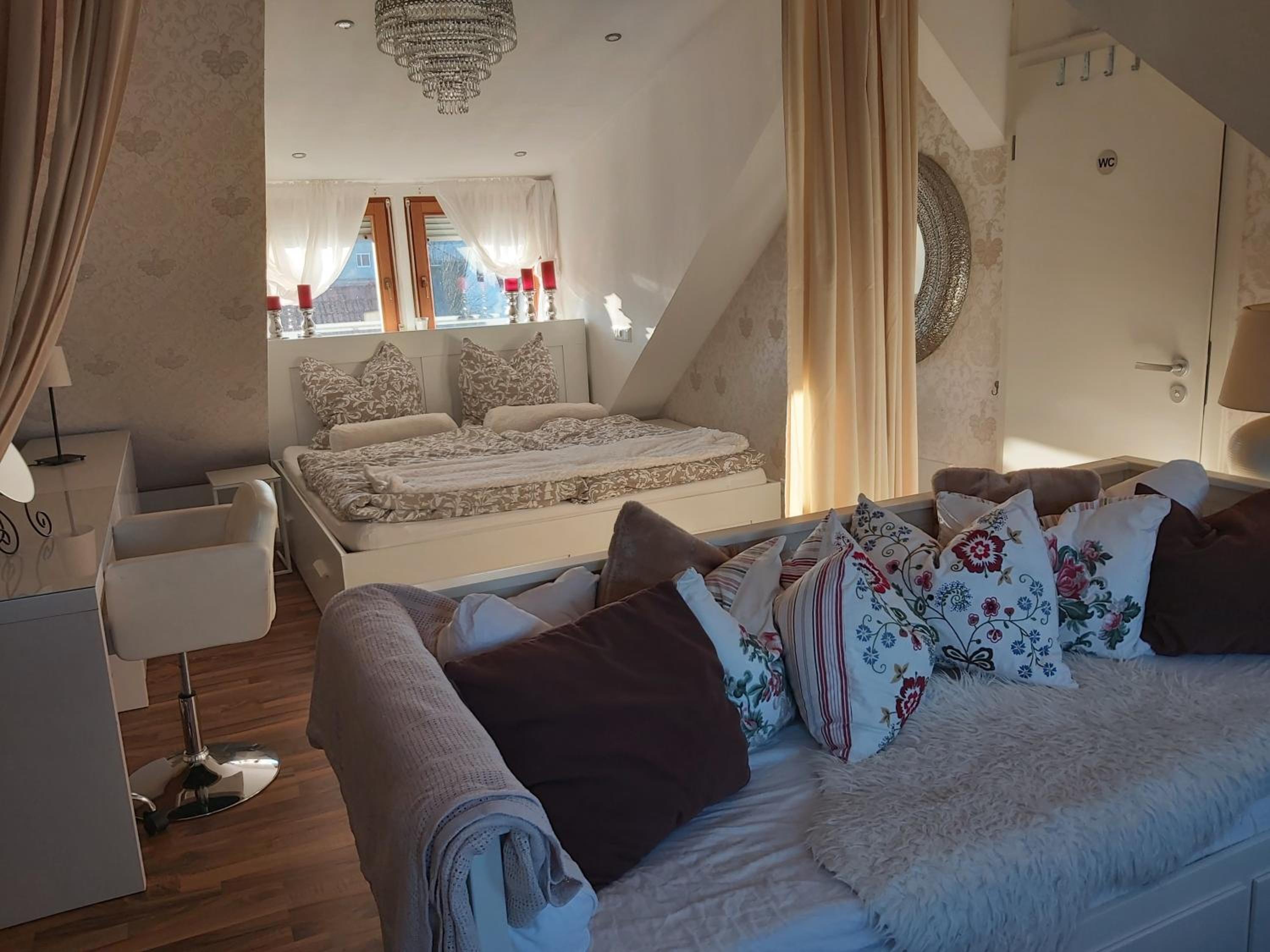 One-Bedroom Apartment - Photo 1
