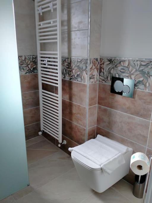 Large Double or Twin Room photo 3
