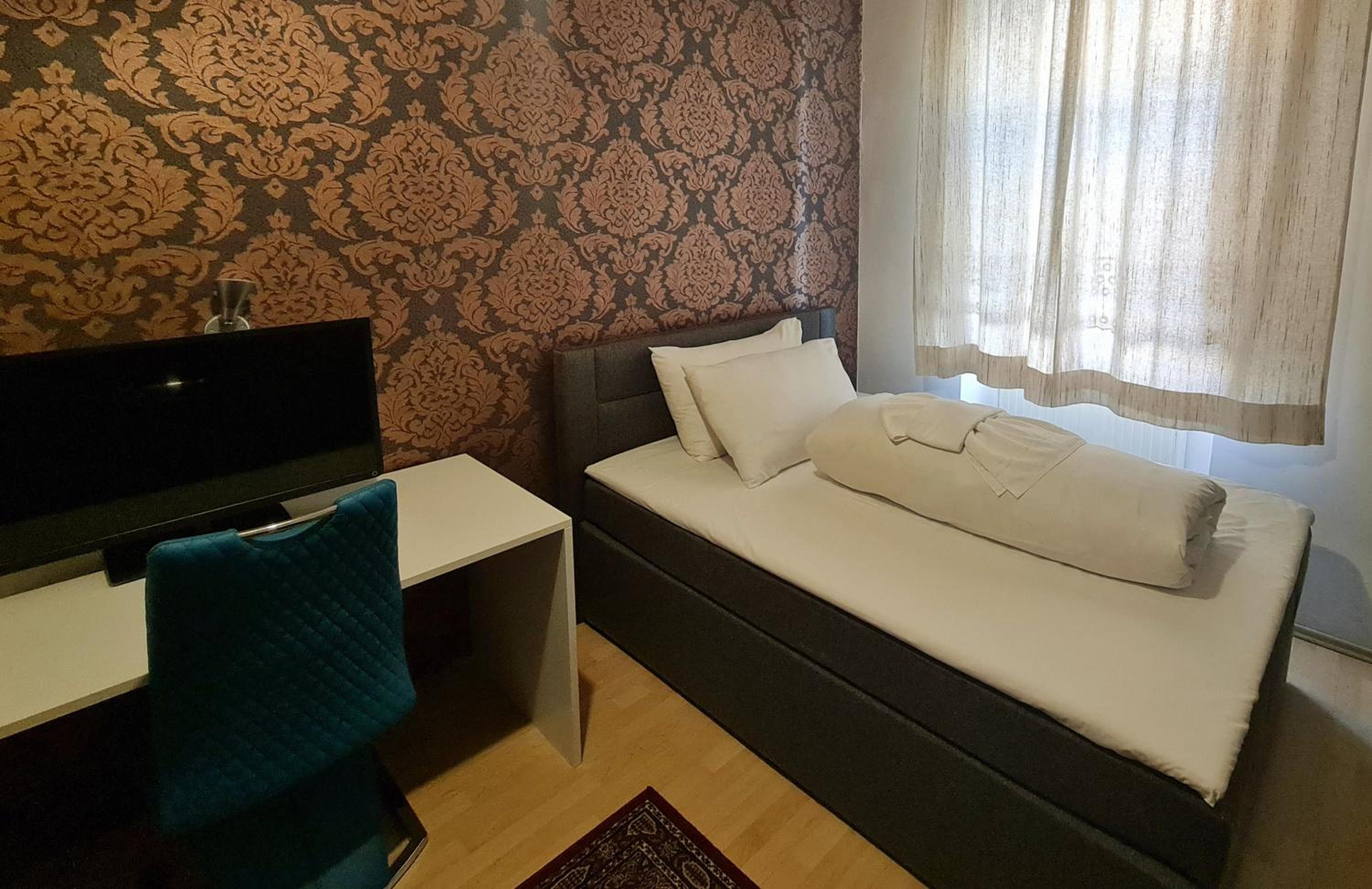 Apartment (1 Adult)