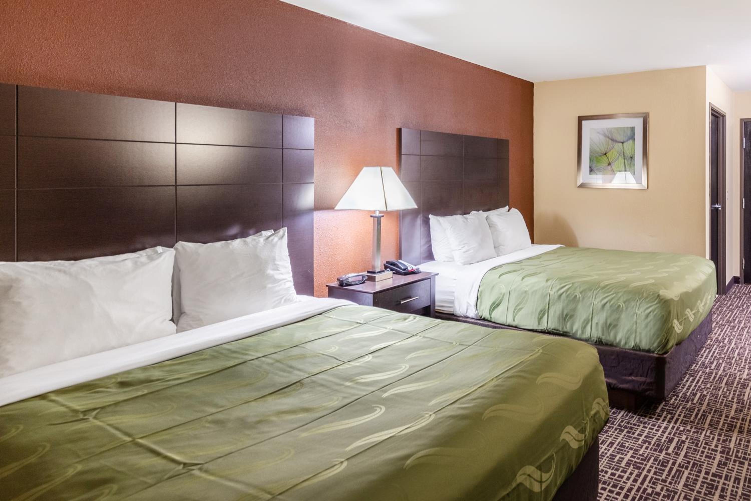 Suite with Two Queen Beds, non-smoking  - Photo 3