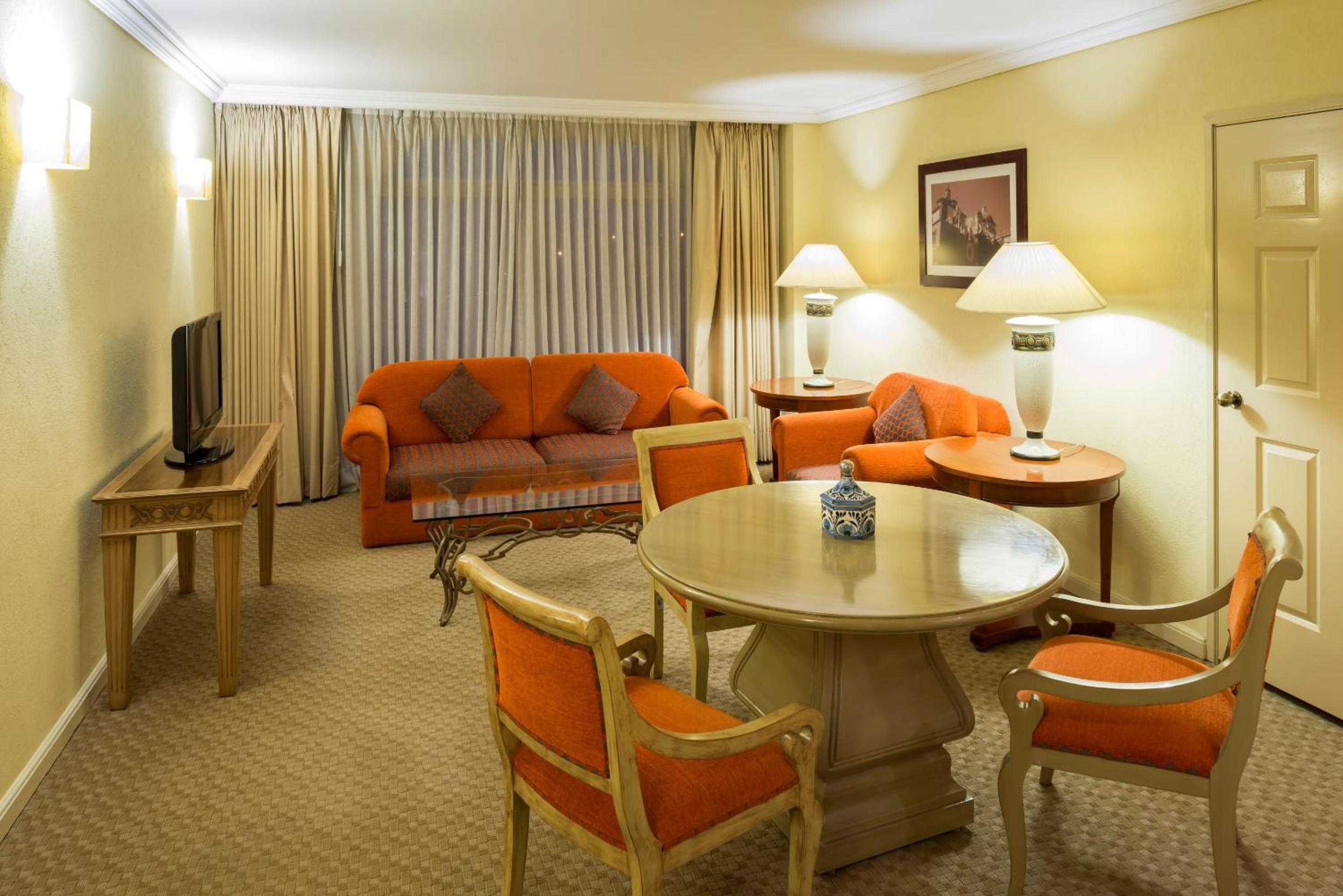 Suite King NM - Photo 2