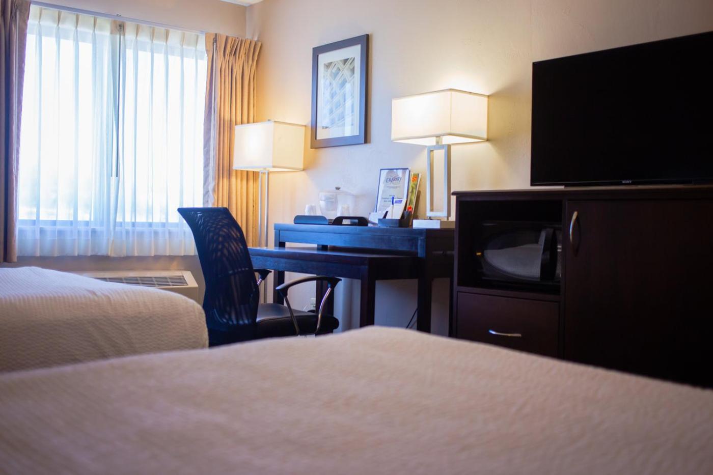 Queen Room with Two Queen Beds no pets allowed