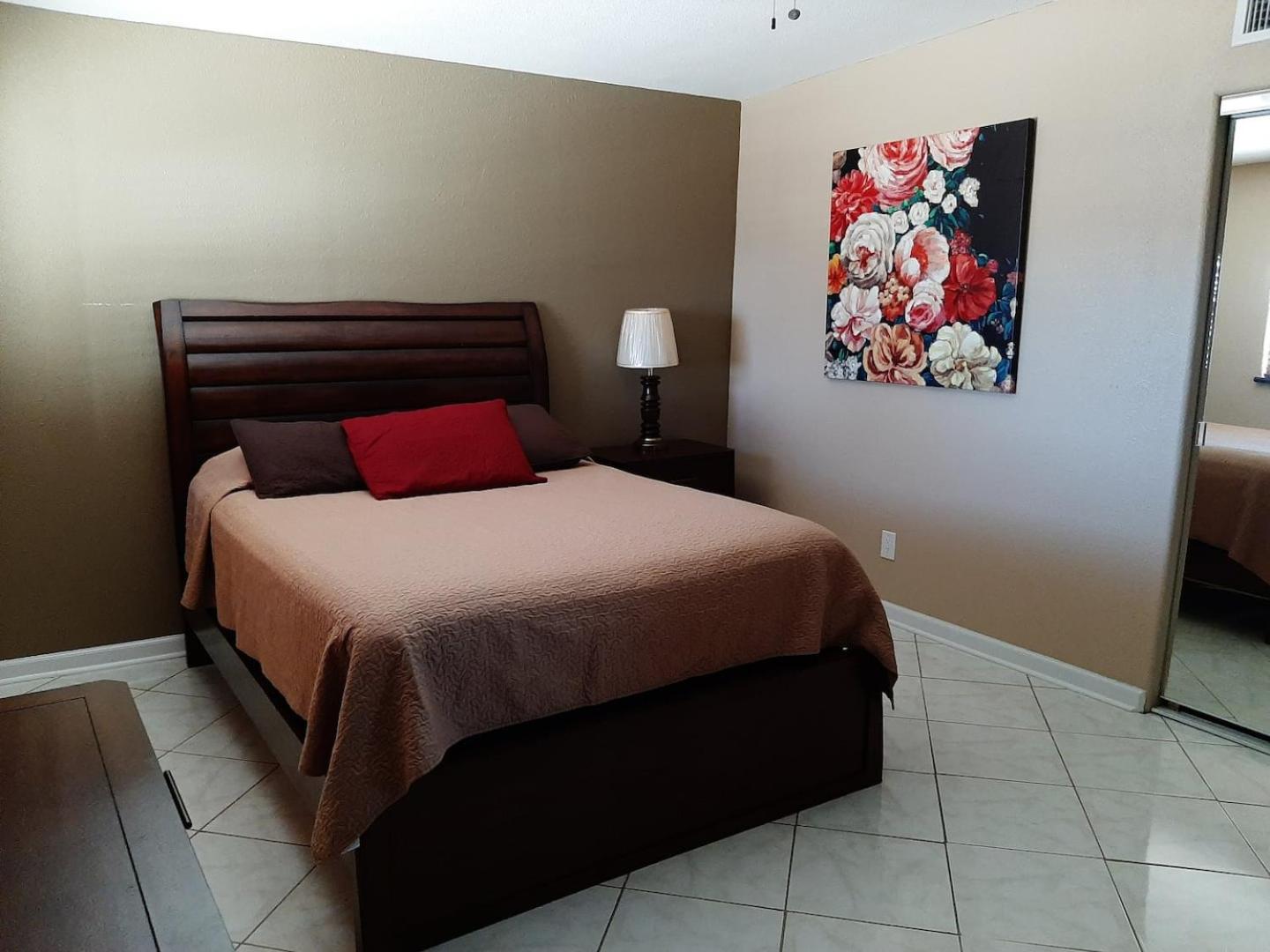 Three-Bedroom House - Photo 25