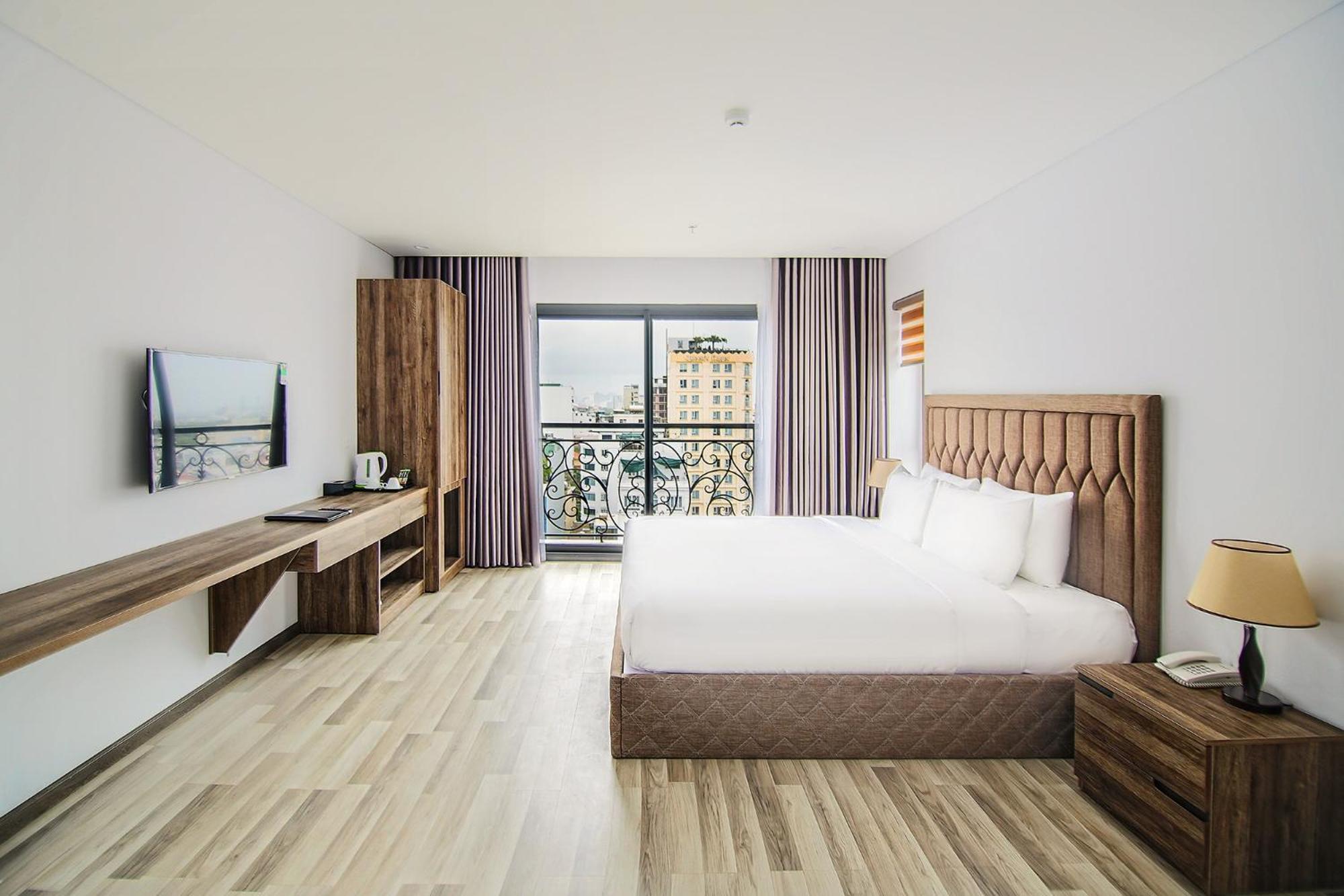 Deluxe Double or Twin Room with City View photo 3