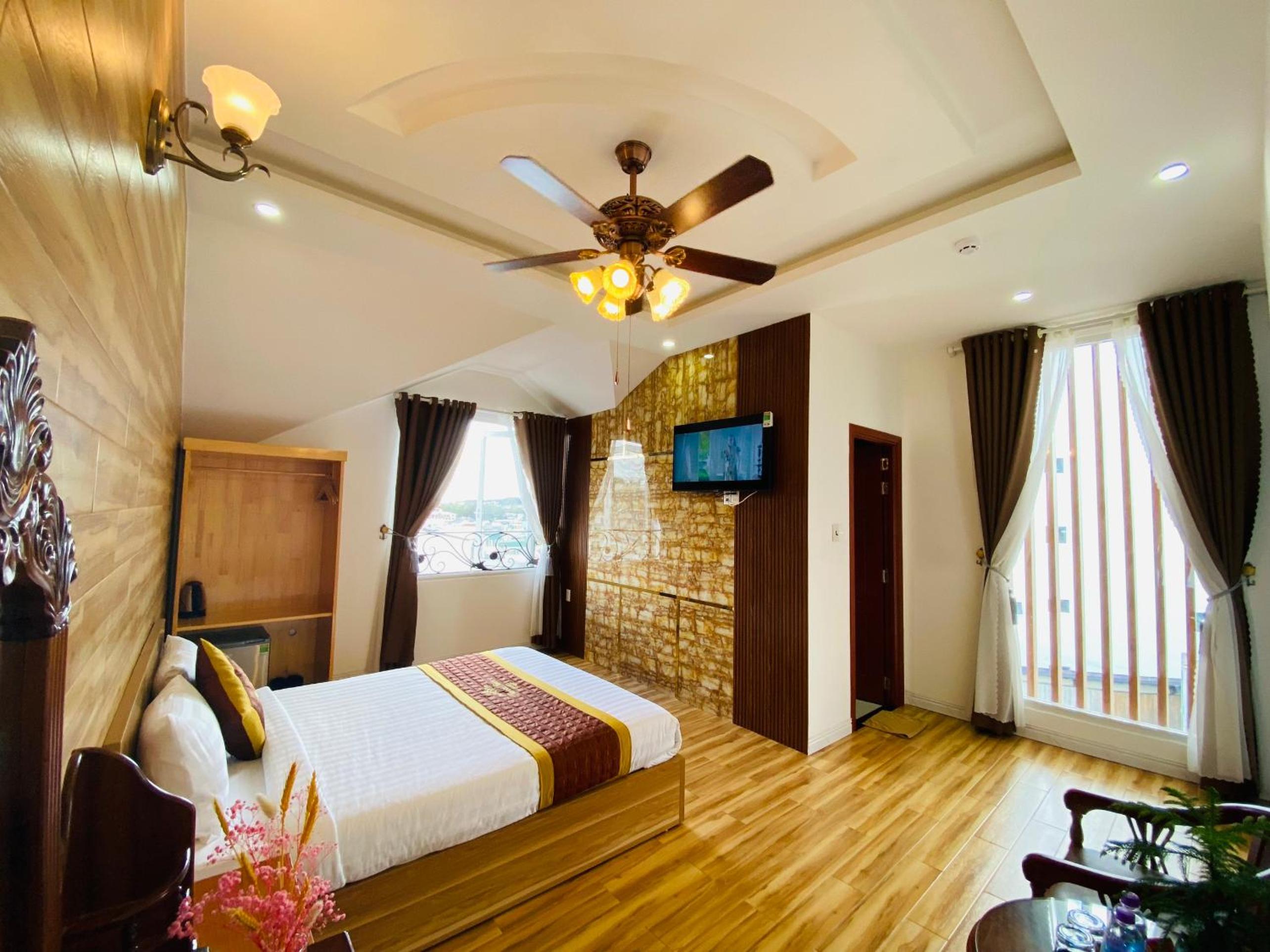 Suite with City View