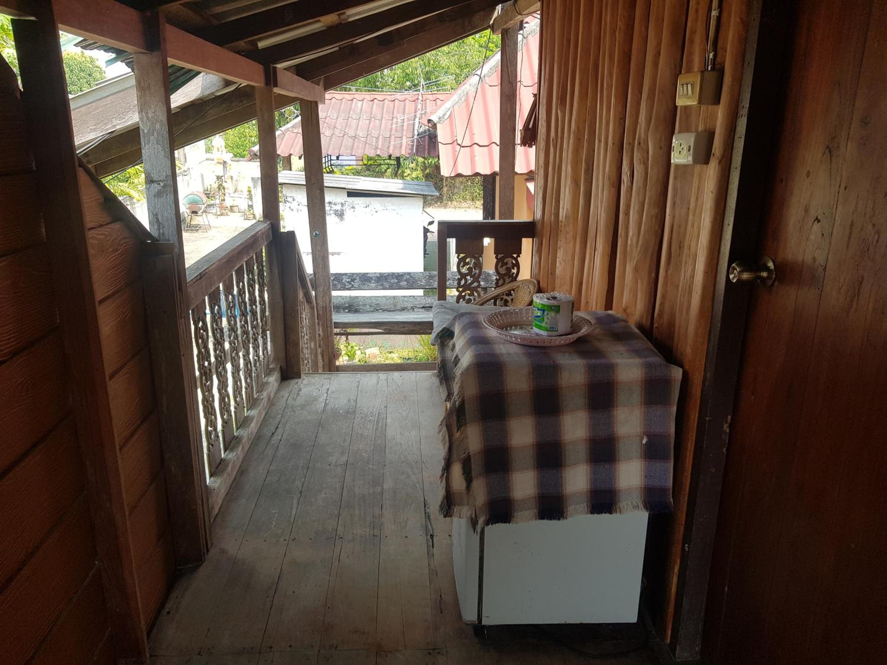 Deluxe Double Room with Balcony - Photo 7