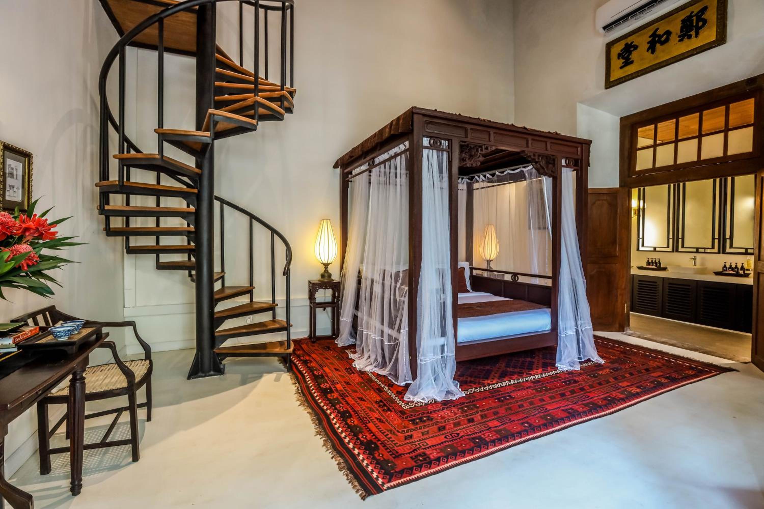 Bed & Sleeping Area