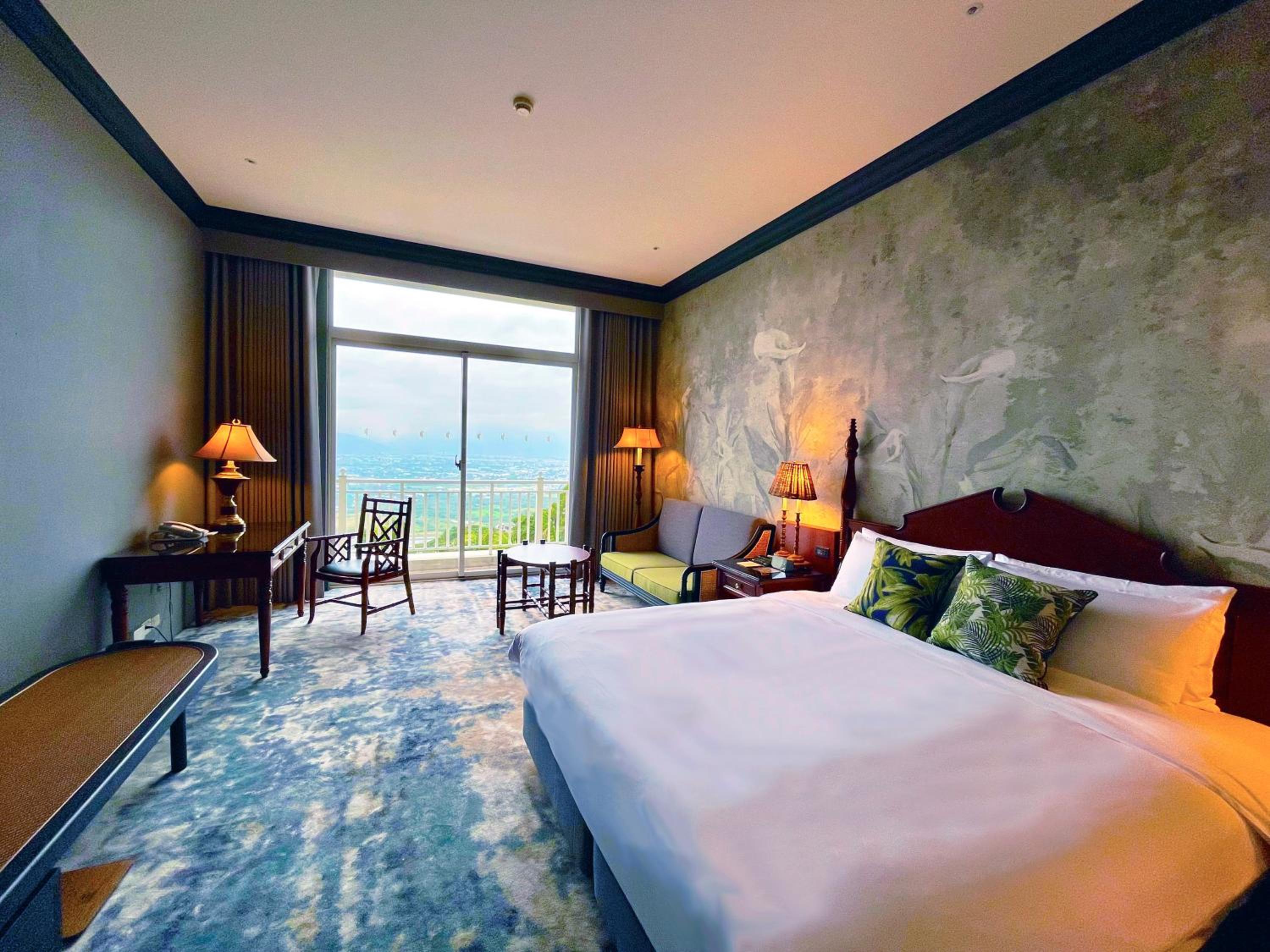 Royal Double Mountain Room - include sightseeing for Farglory Ocean park