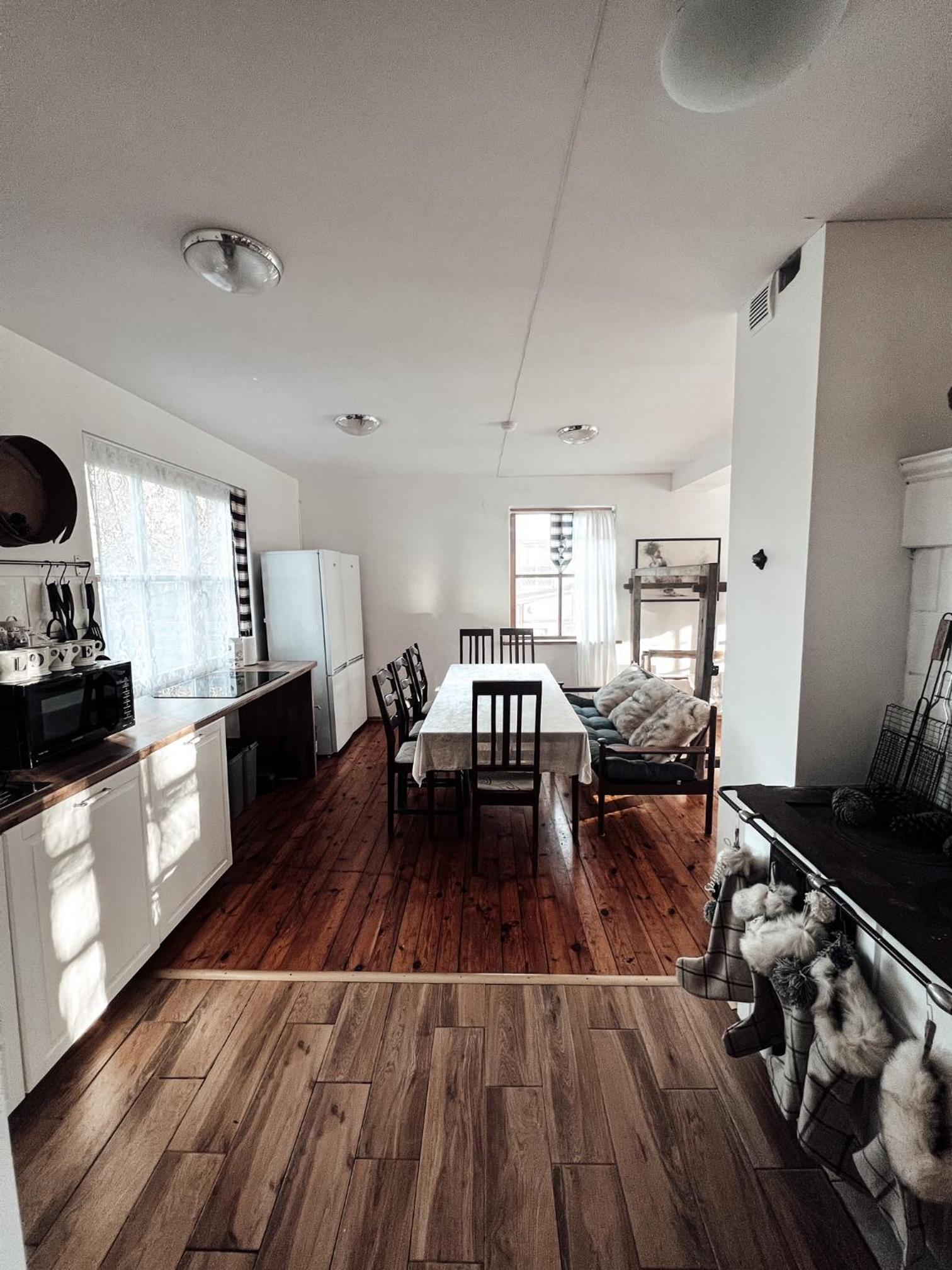 Four-Bedroom House - Photo 25