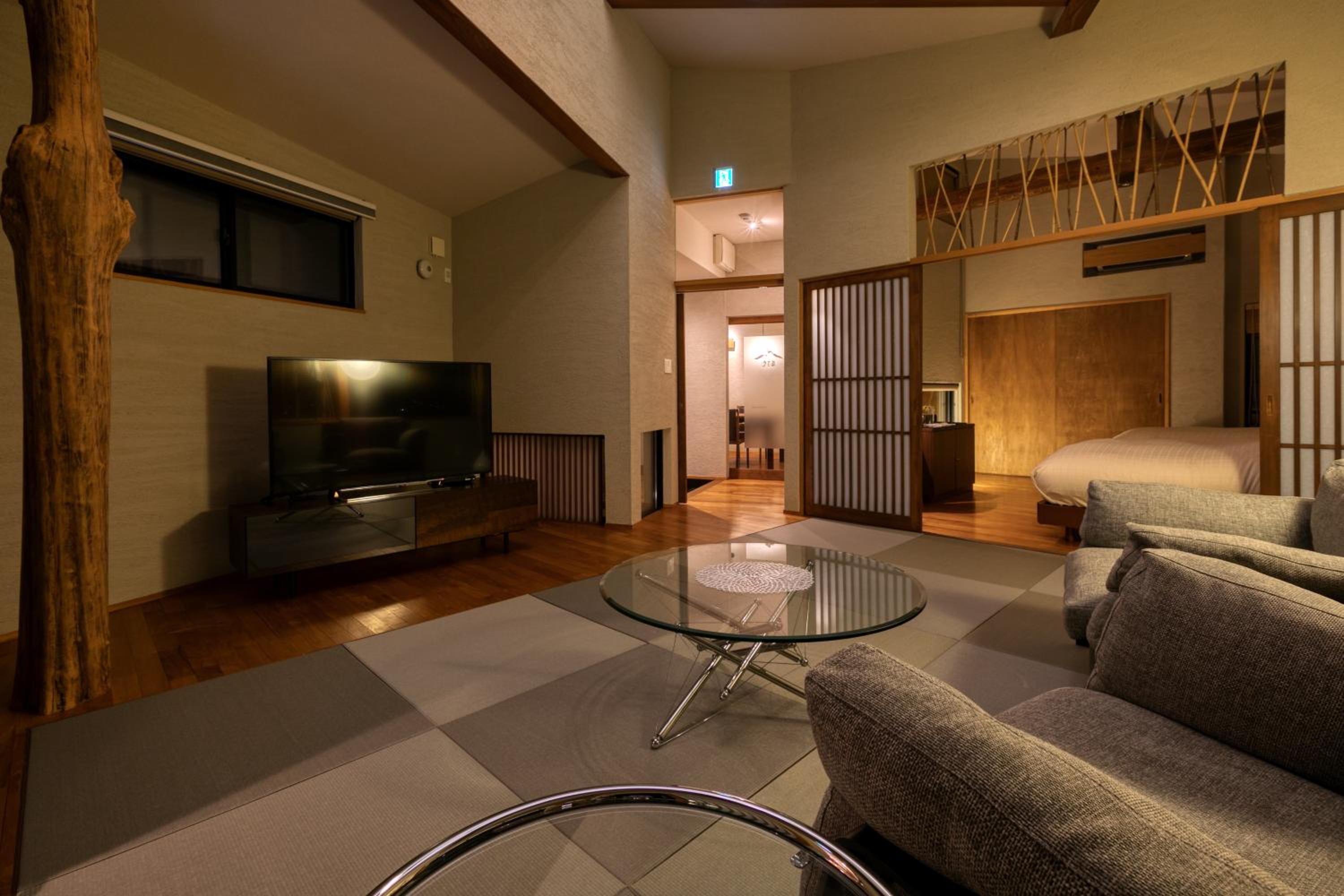 Suite with Private Bathroom (Adult Only) photo 3