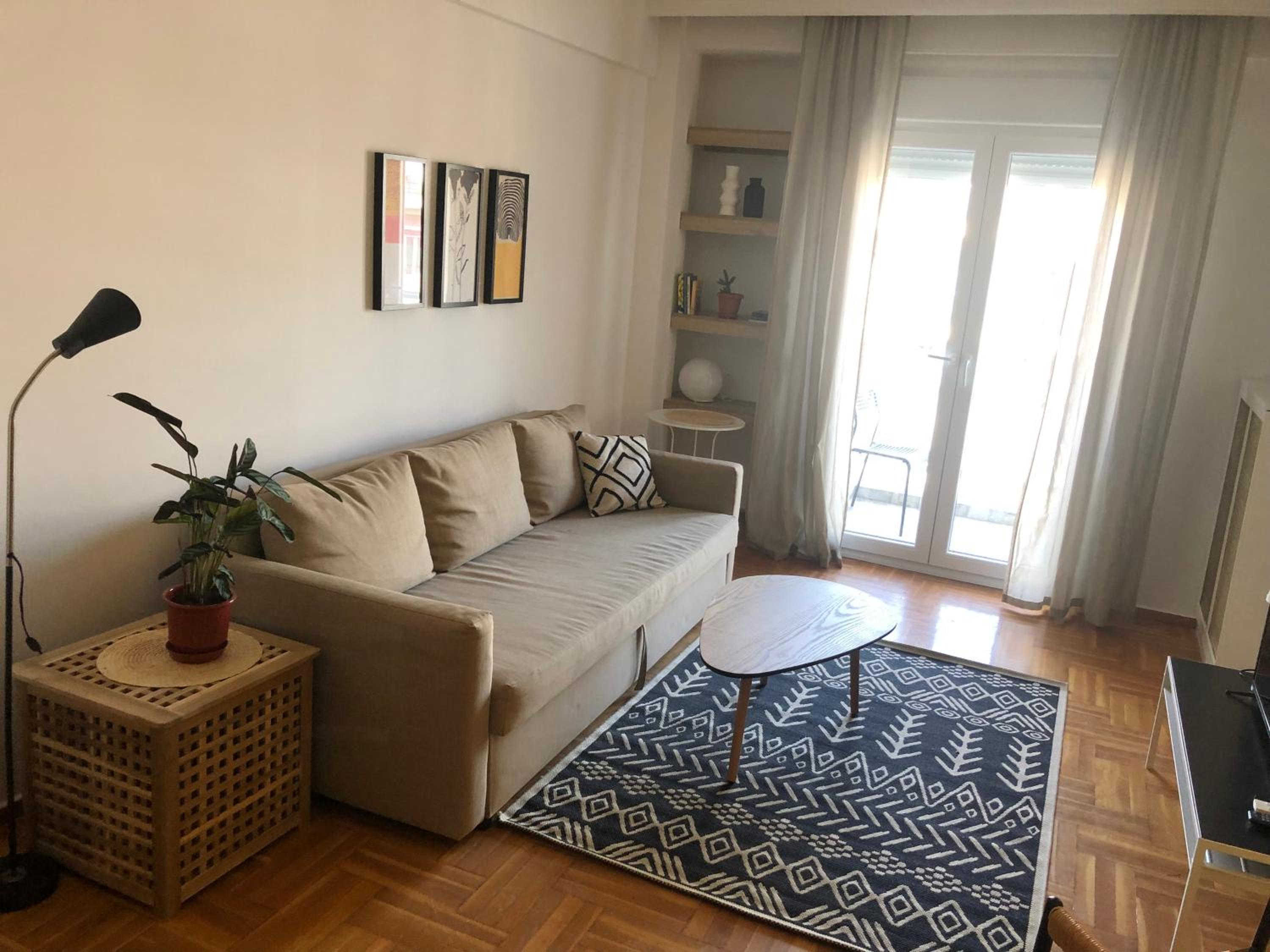 One-Bedroom Apartment - Photo 3