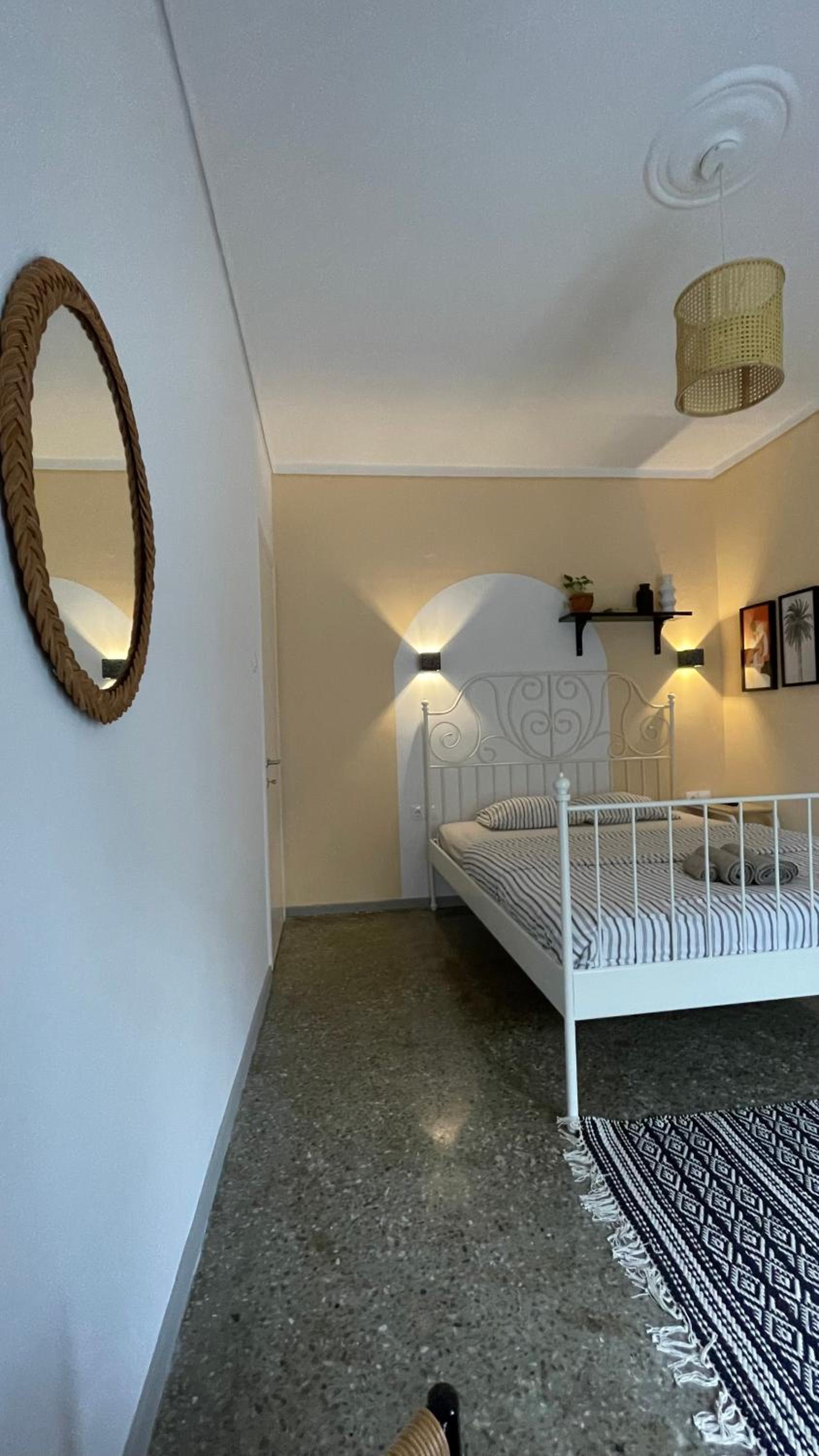 One-Bedroom Apartment - Photo 18