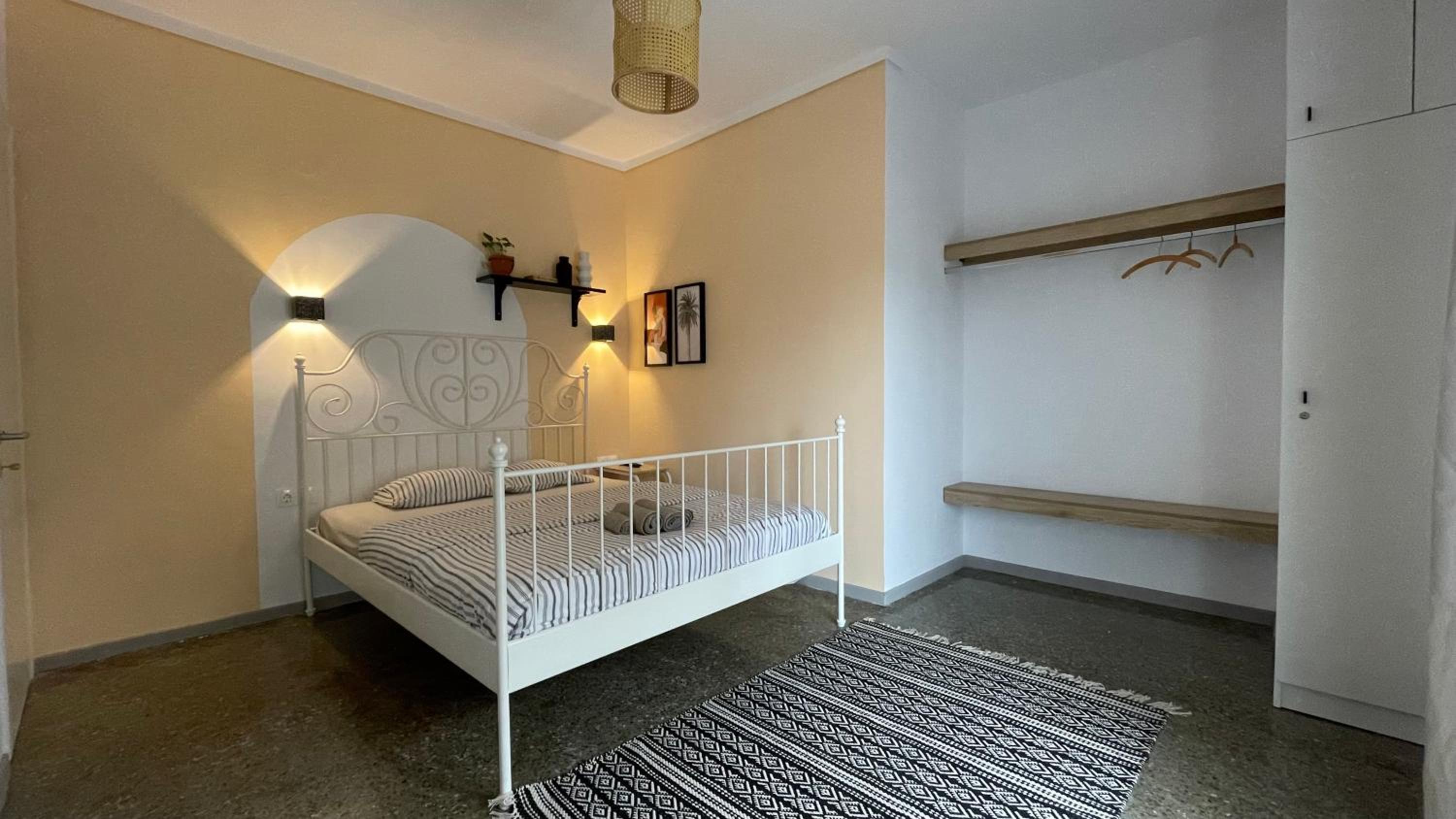 One-Bedroom Apartment - Photo 28