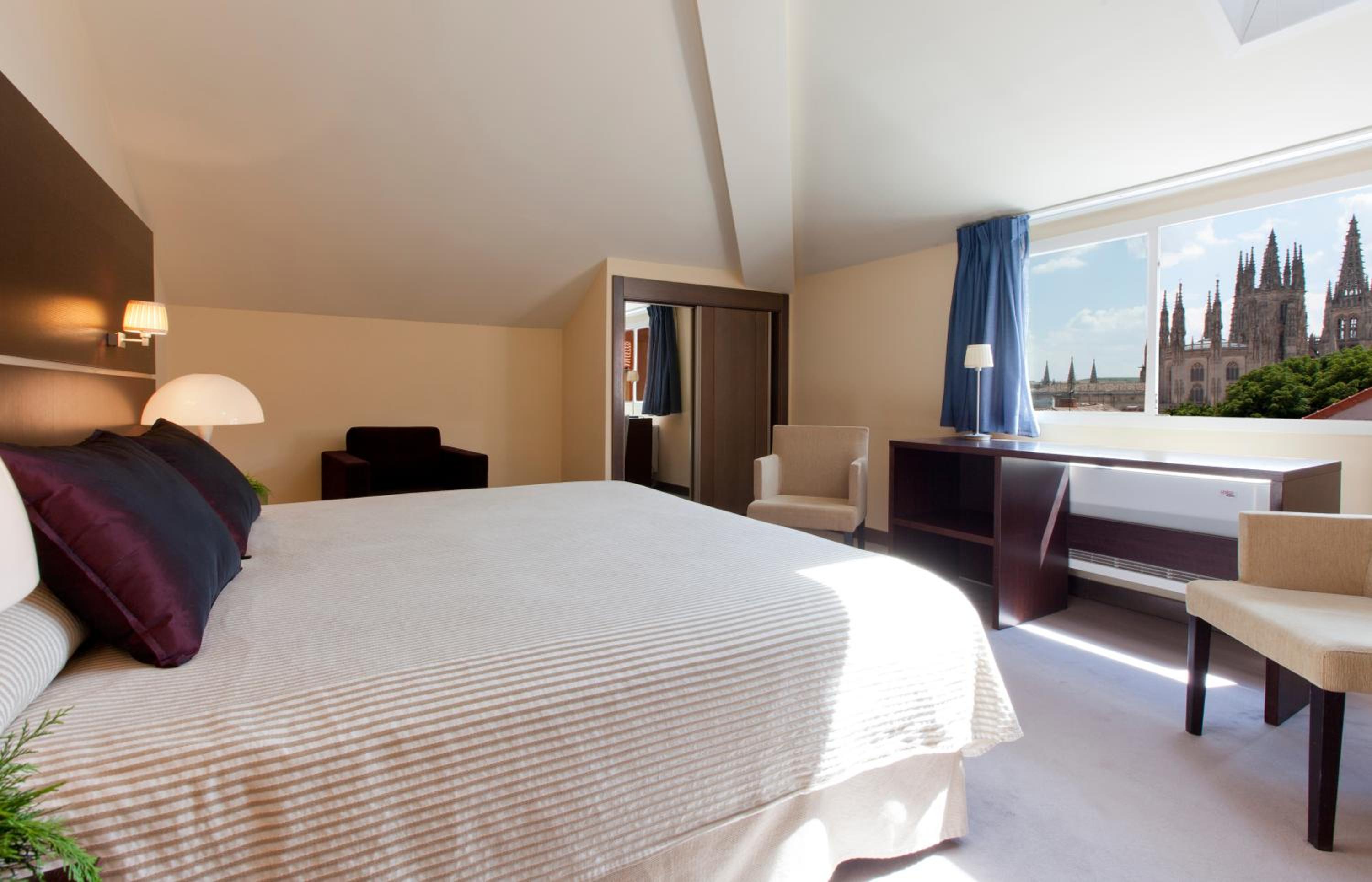 Duplex Room with Cathedral View photo 2