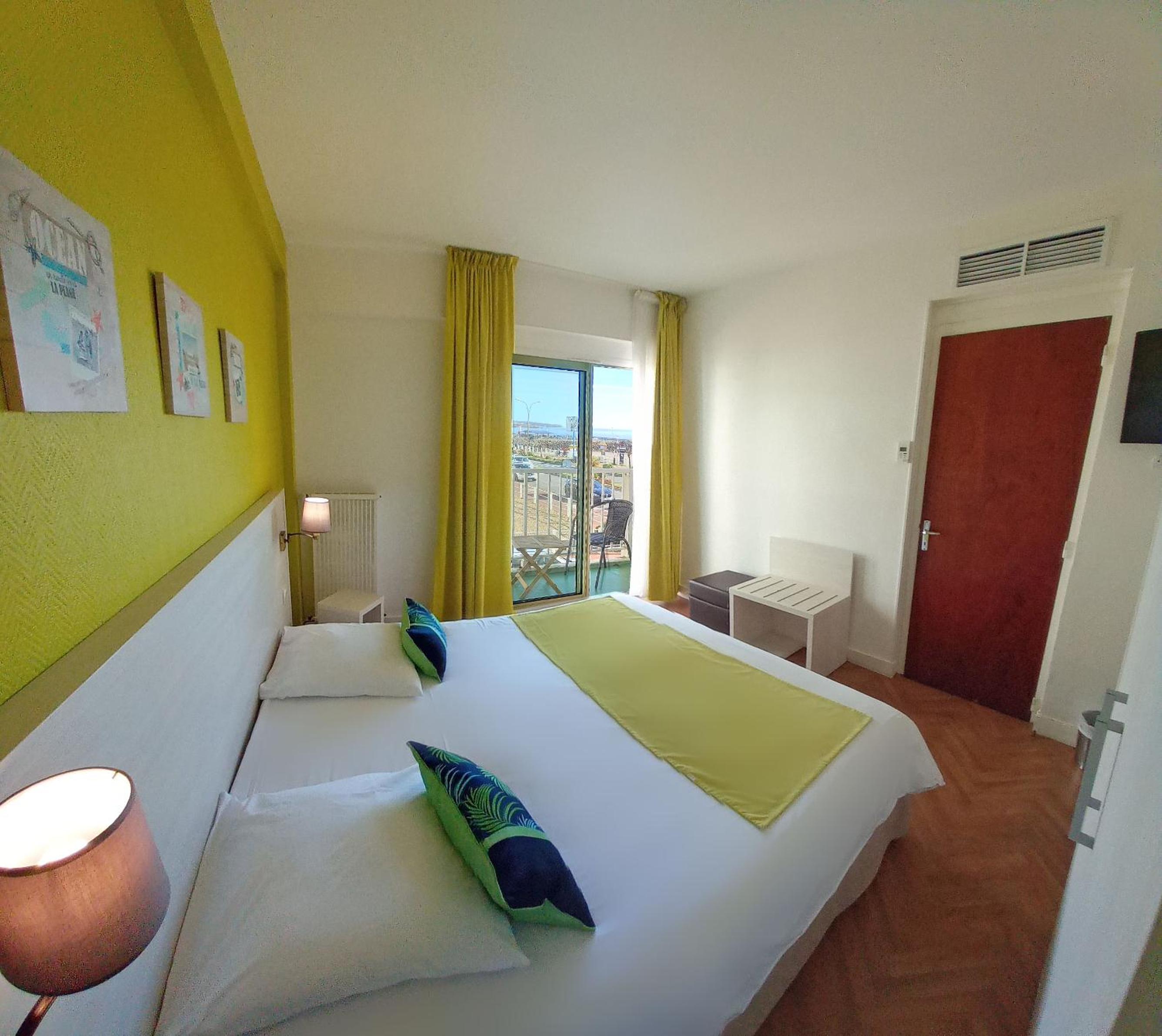 Twin Or Double With Balcony With Sea View