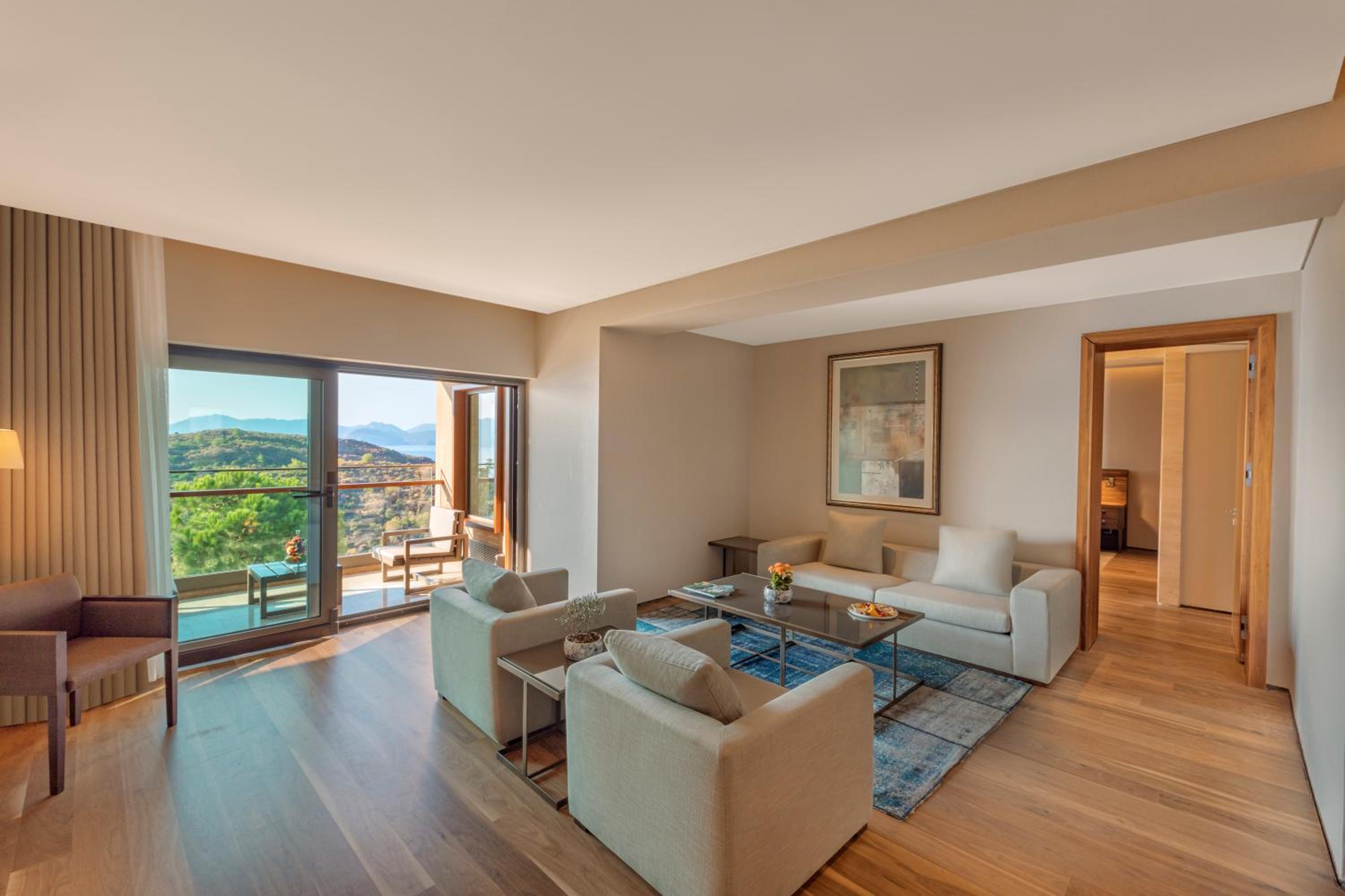 Premier Suite with Sea View - Photo 3