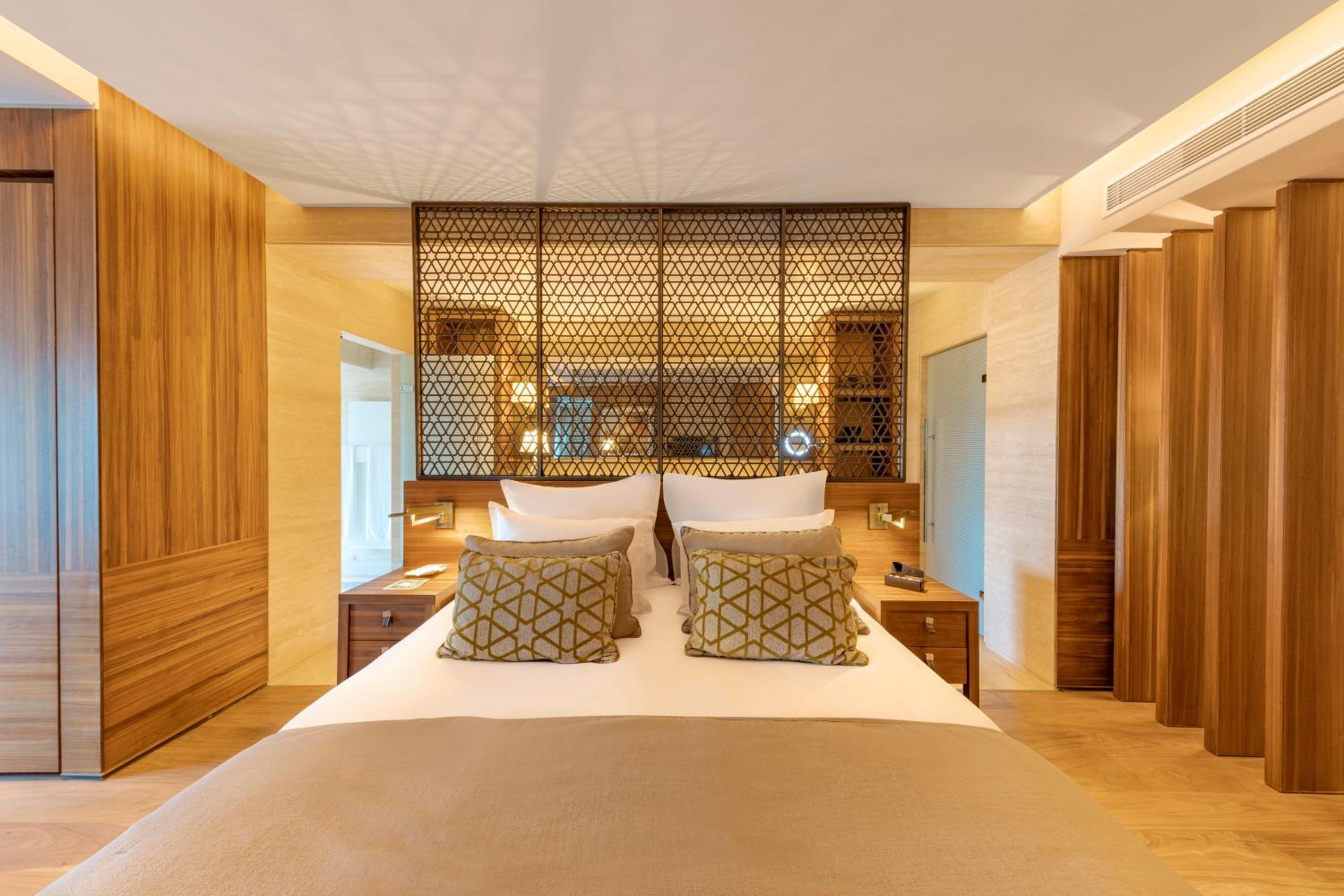Superior Suite with Land View  - Photo 10