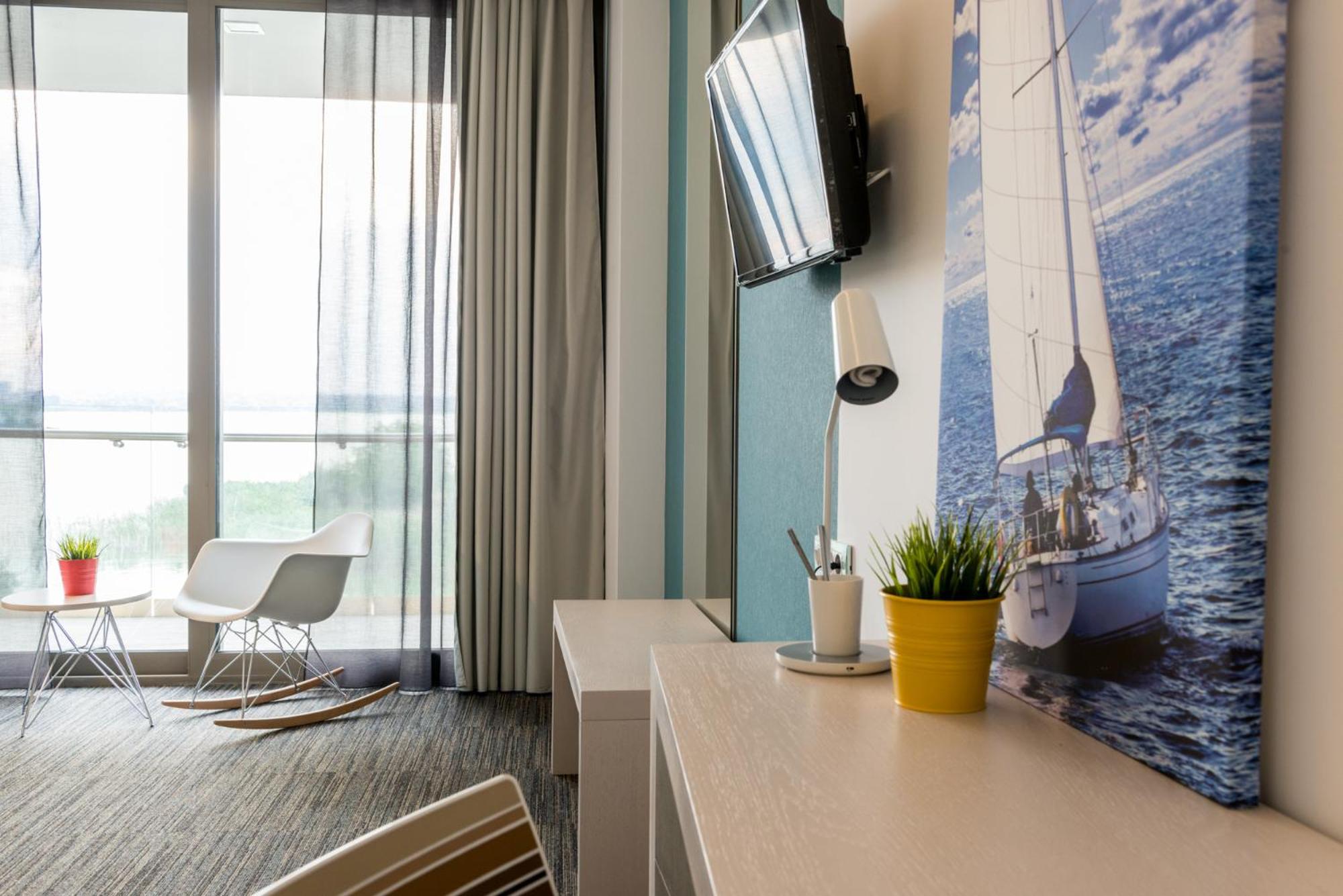 Double Room with Balcony and Lake View