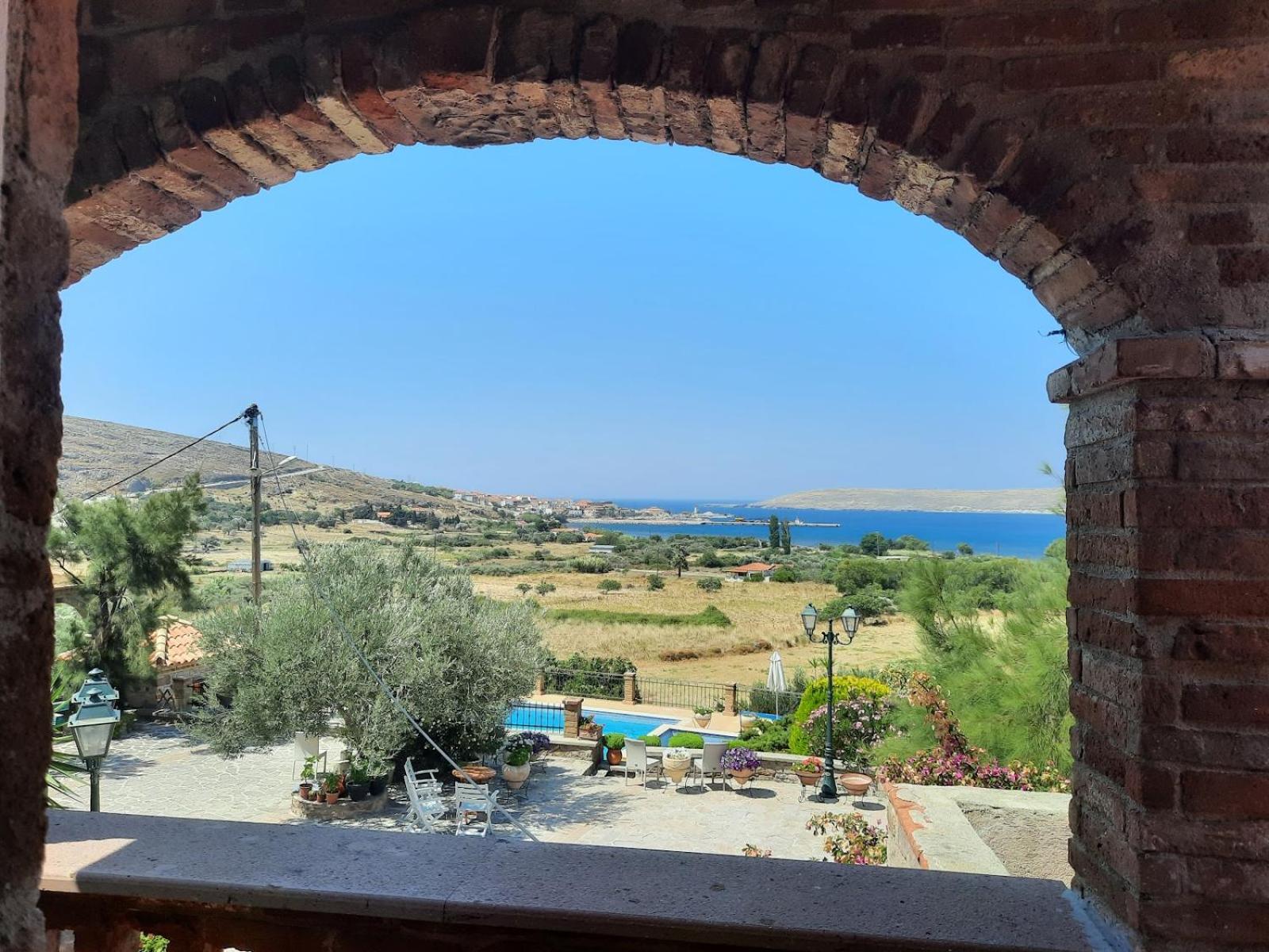 Deluxe Double Room with Balcony and Sea View photo 2