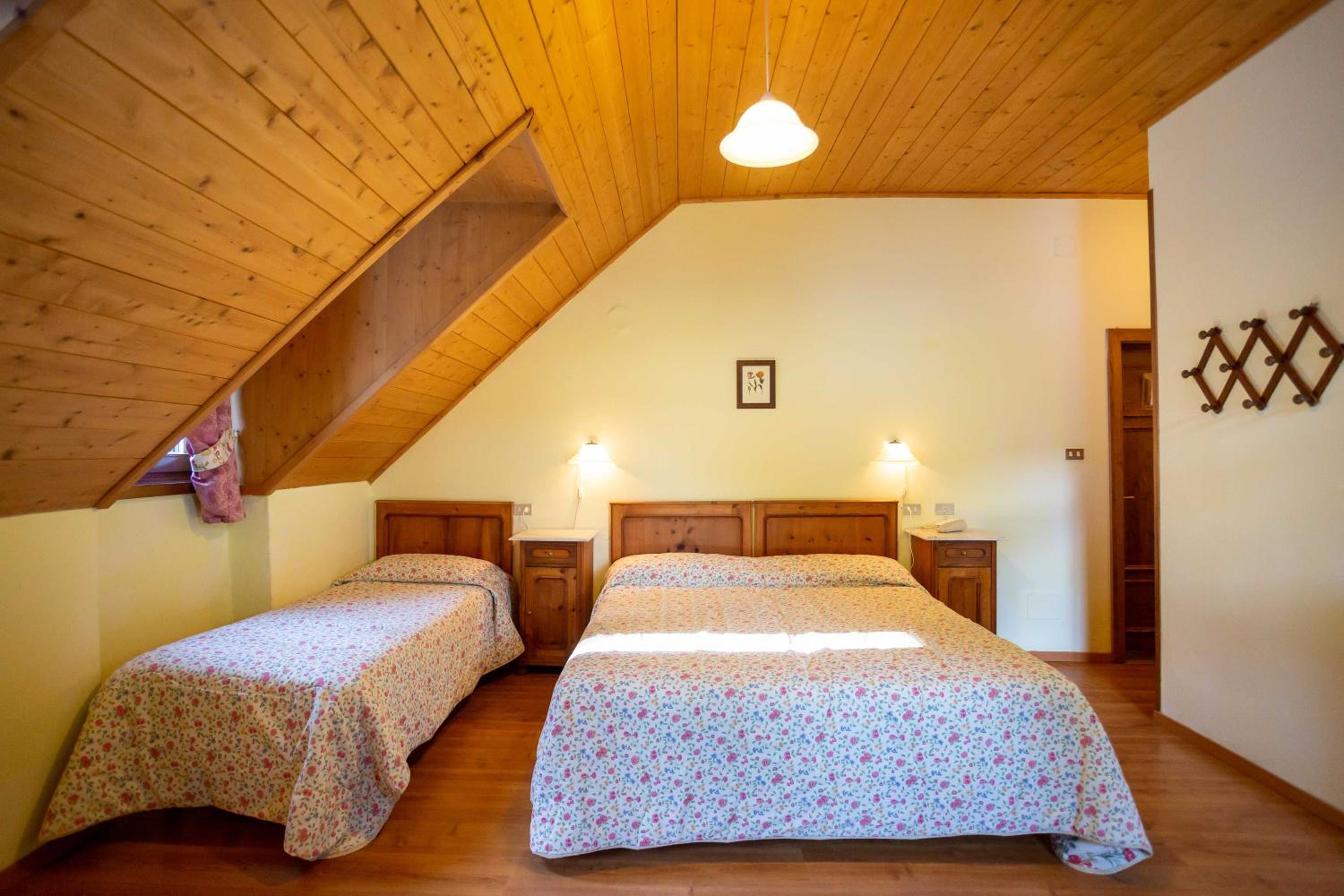 Economy Triple Room photo 1