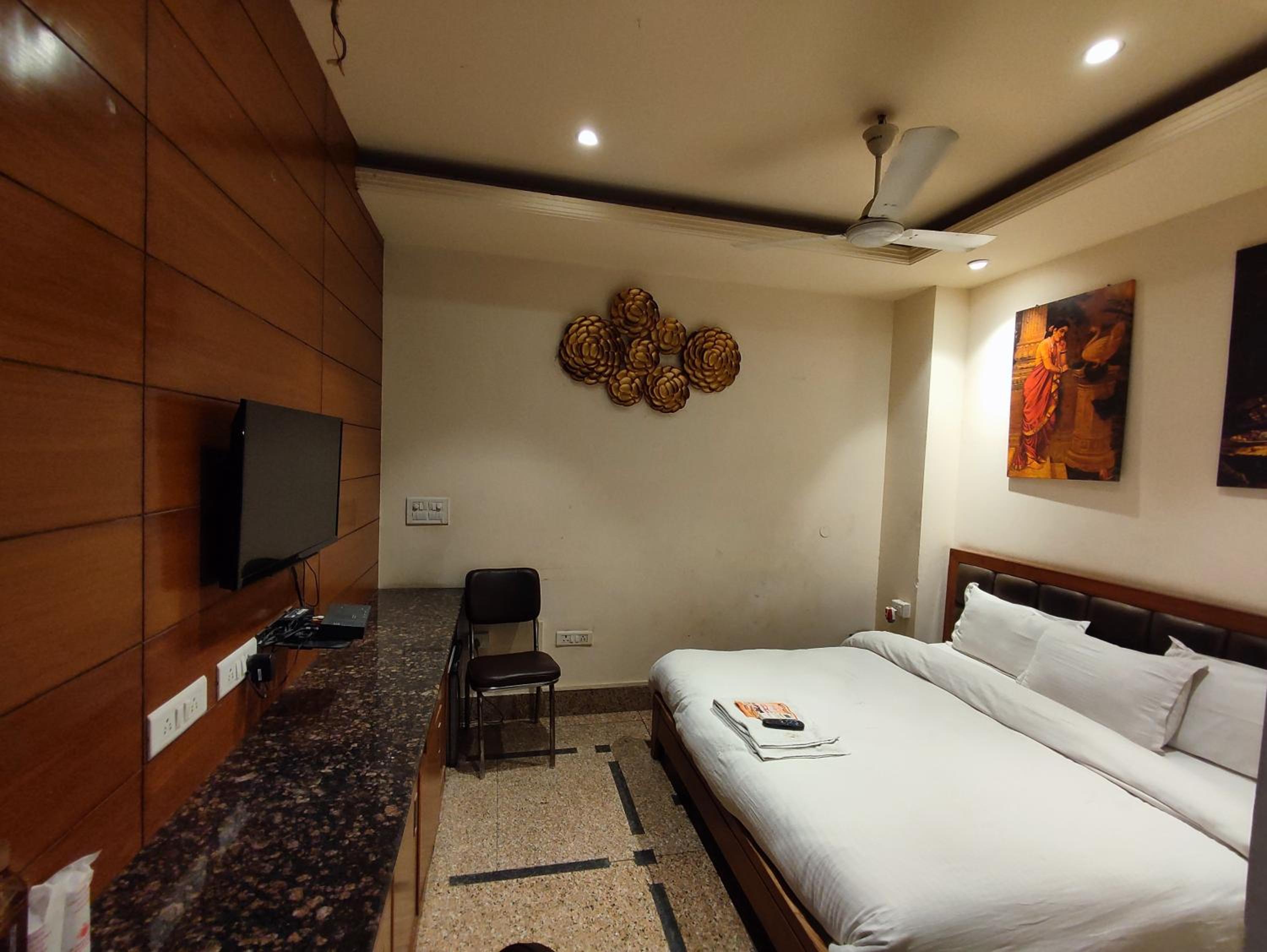 Deluxe Double Room photo 2