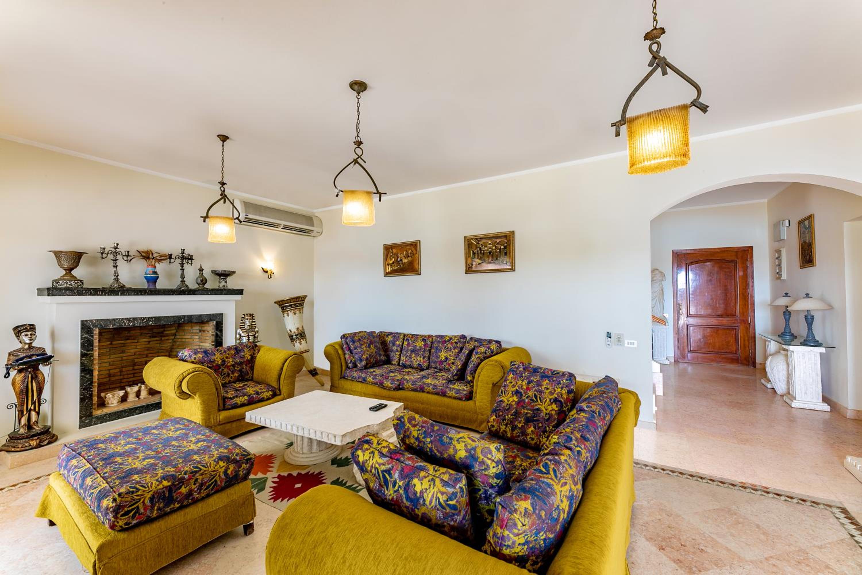 Villa - Photo 4