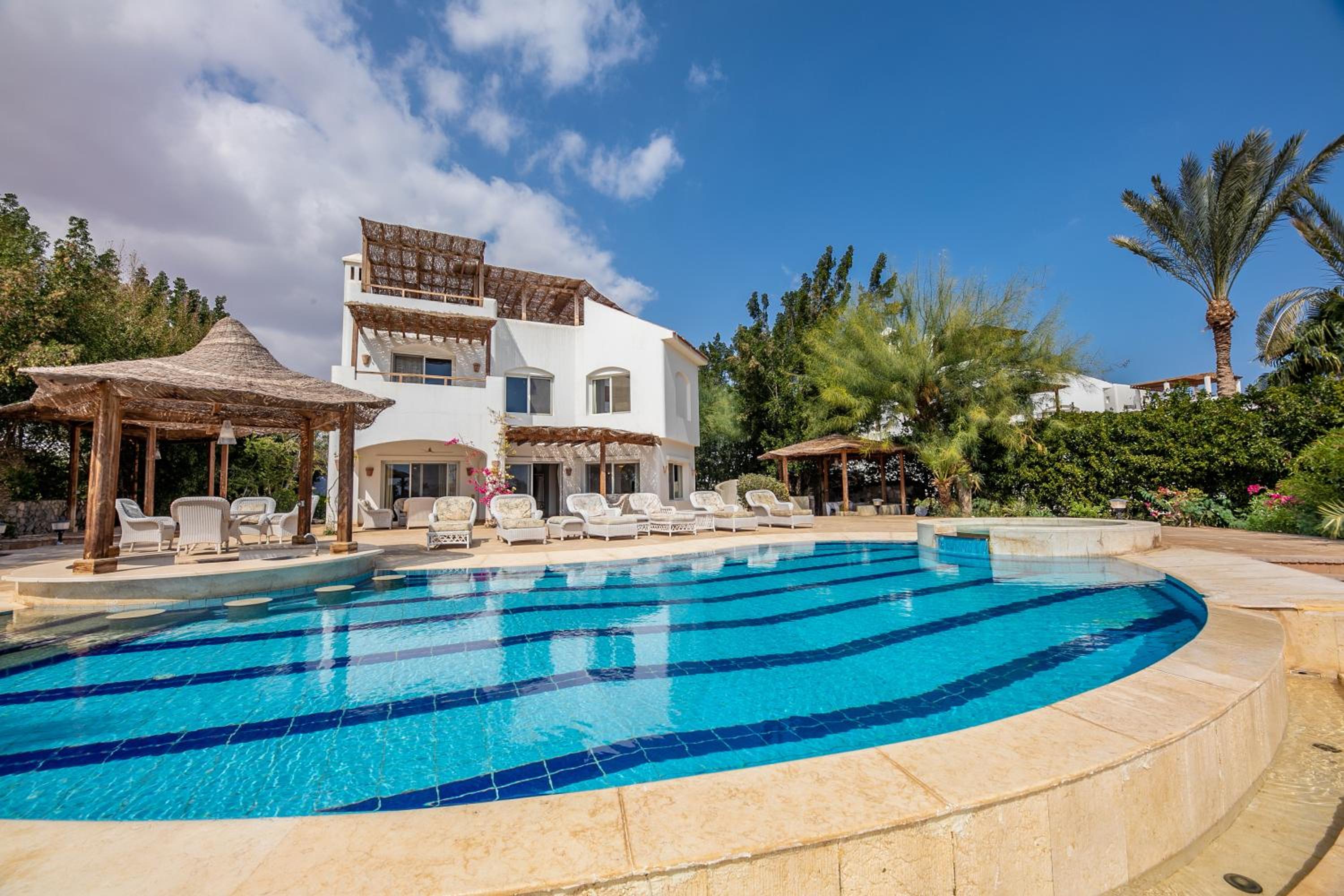 Villa - Photo 11