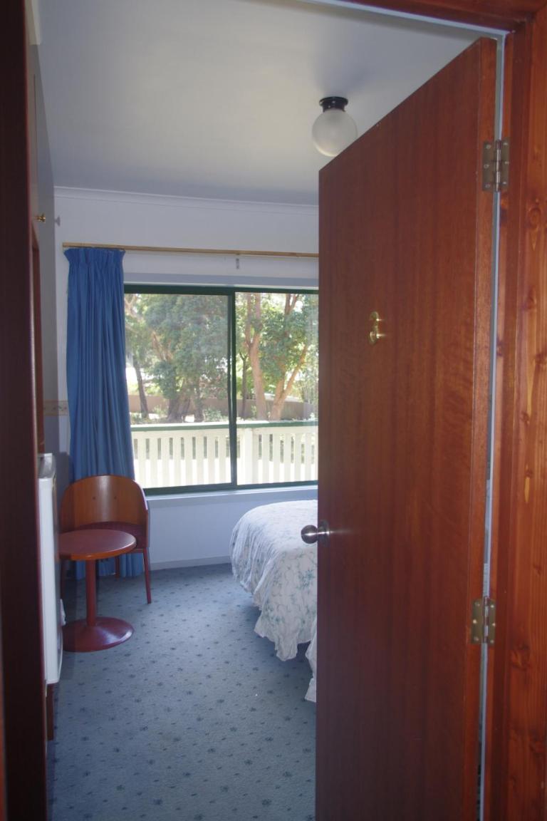 Standard Twin Room photo 2