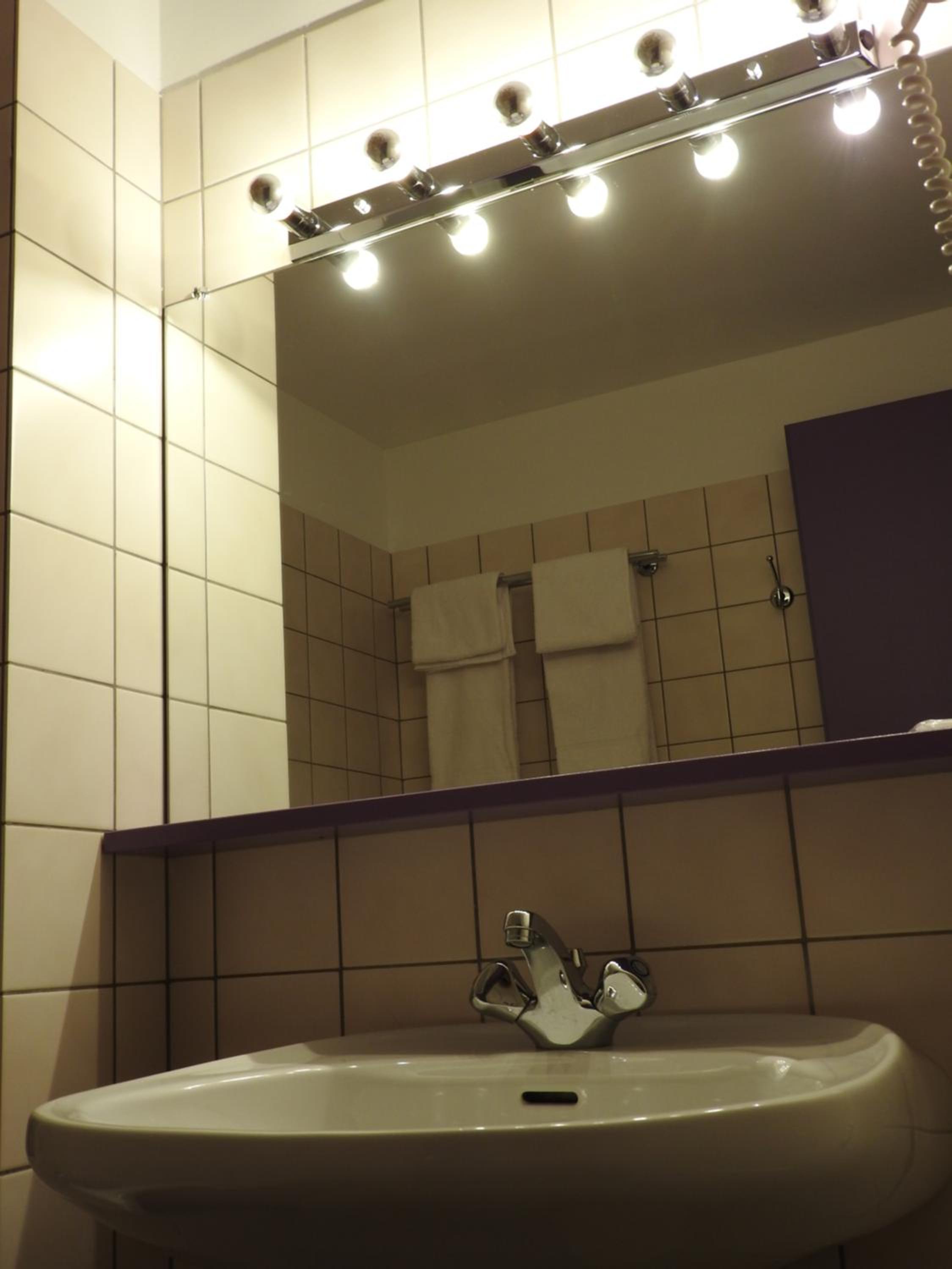 Twin Room with Shower photo 3