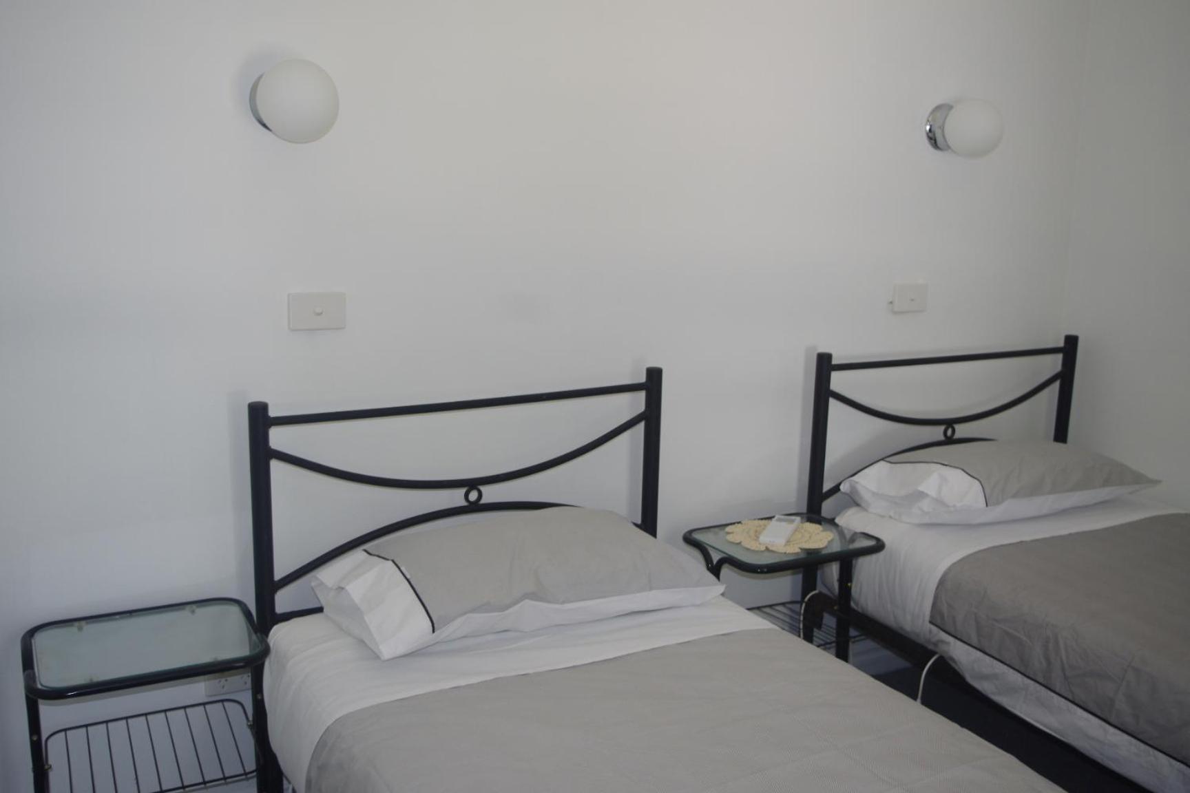 Budget Twin Room photo 2