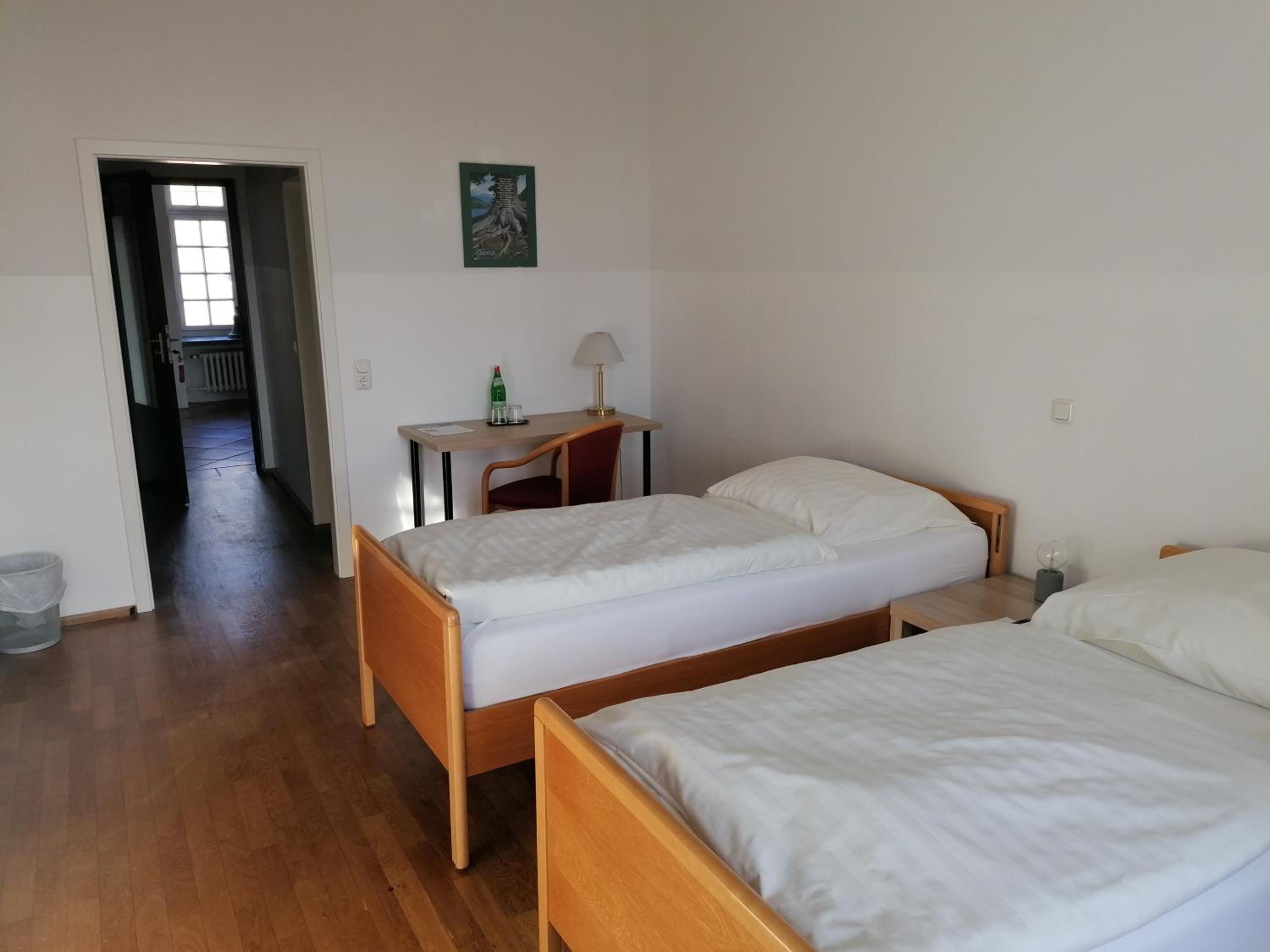Twin Room - Photo 1