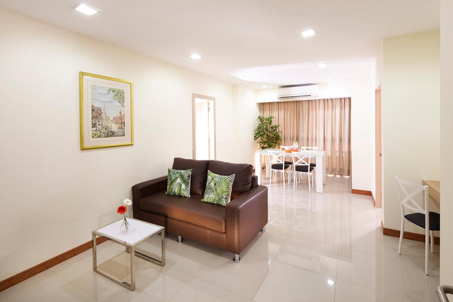 One-Bedroom Suite - Photo 5