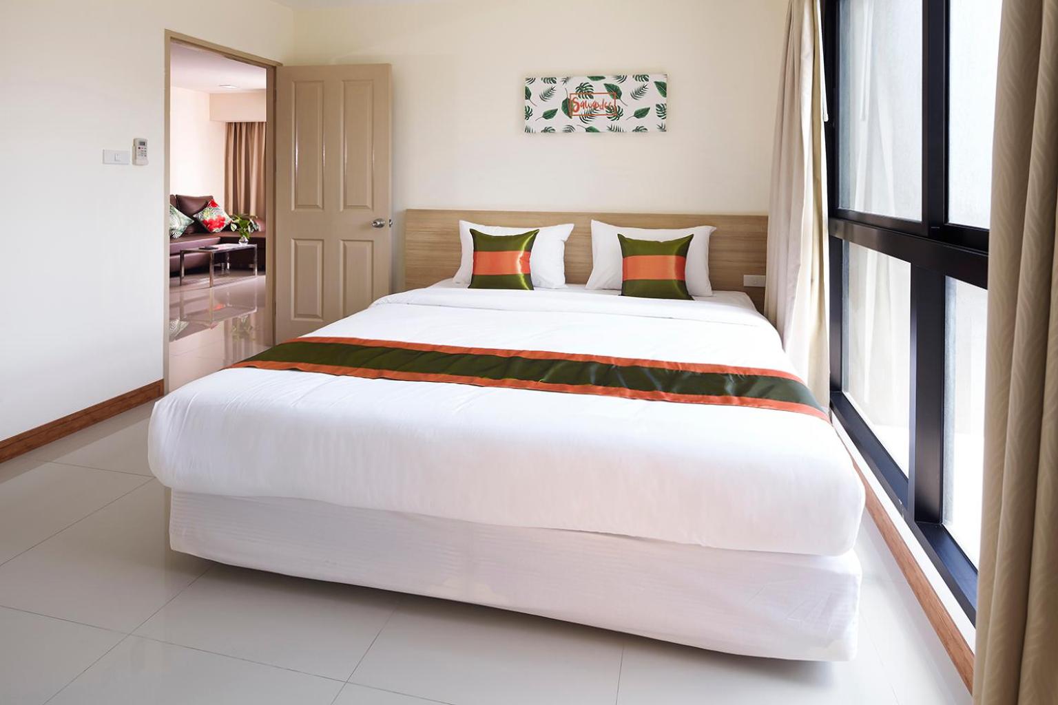 Two-Bedroom Suite - Photo 7