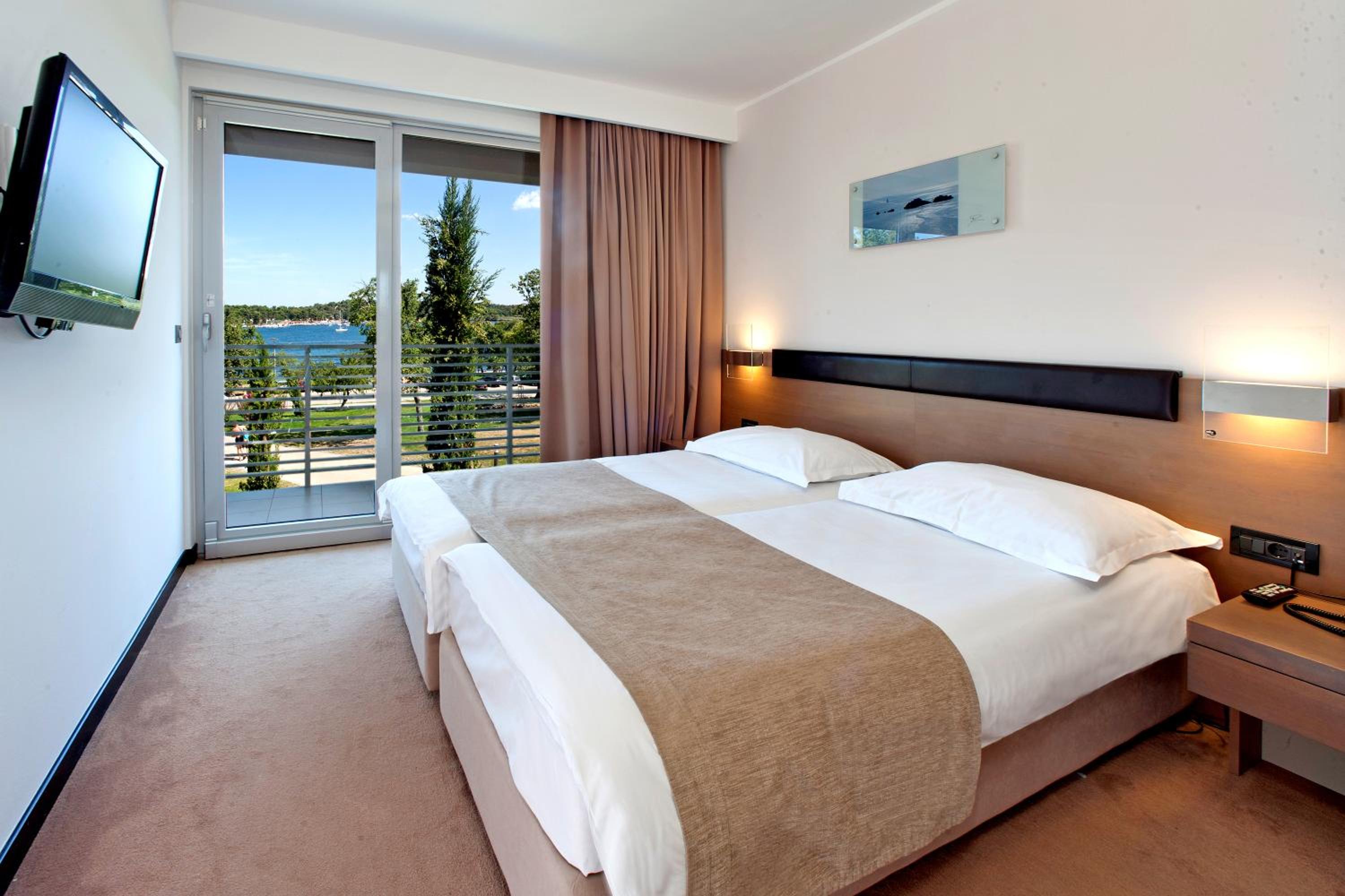 Premium Room with Balcony and Sea View - Photo 1