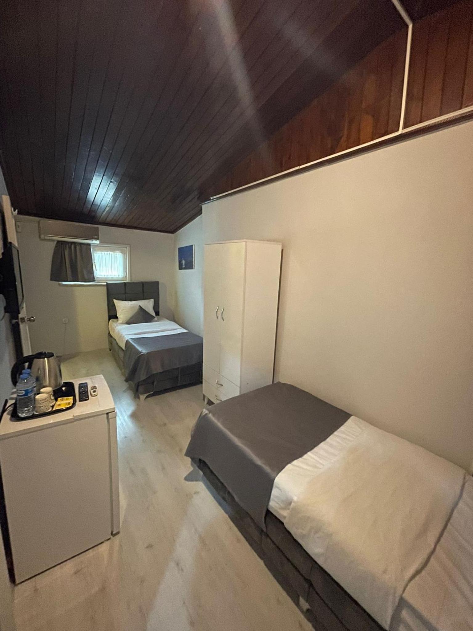 Budget Twin Room photo 2
