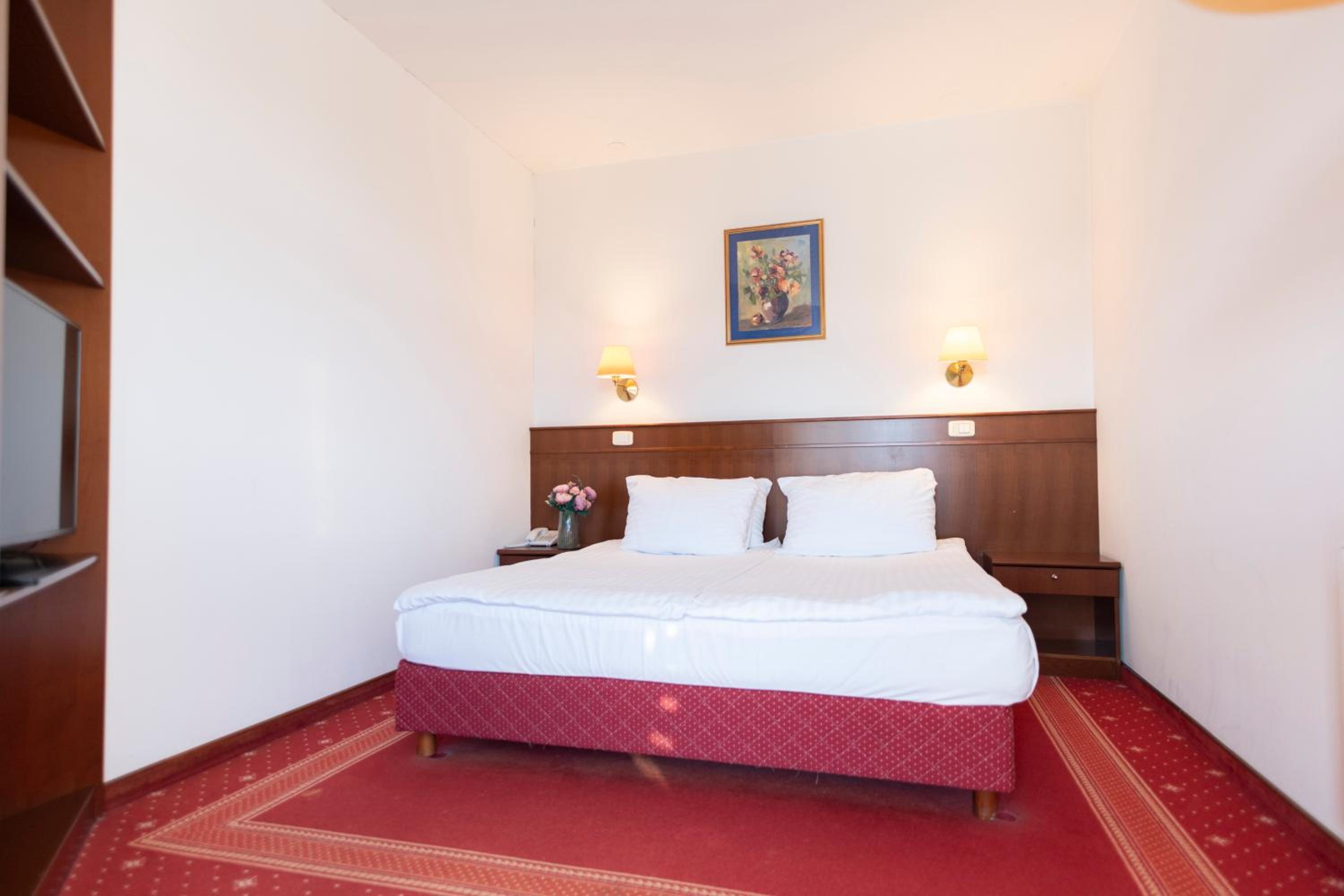 Family Suite with Balcony photo 3