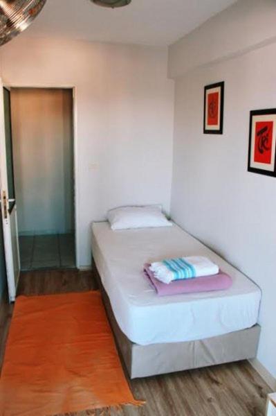 Standard Single Room with Shared Bathroom photo 2