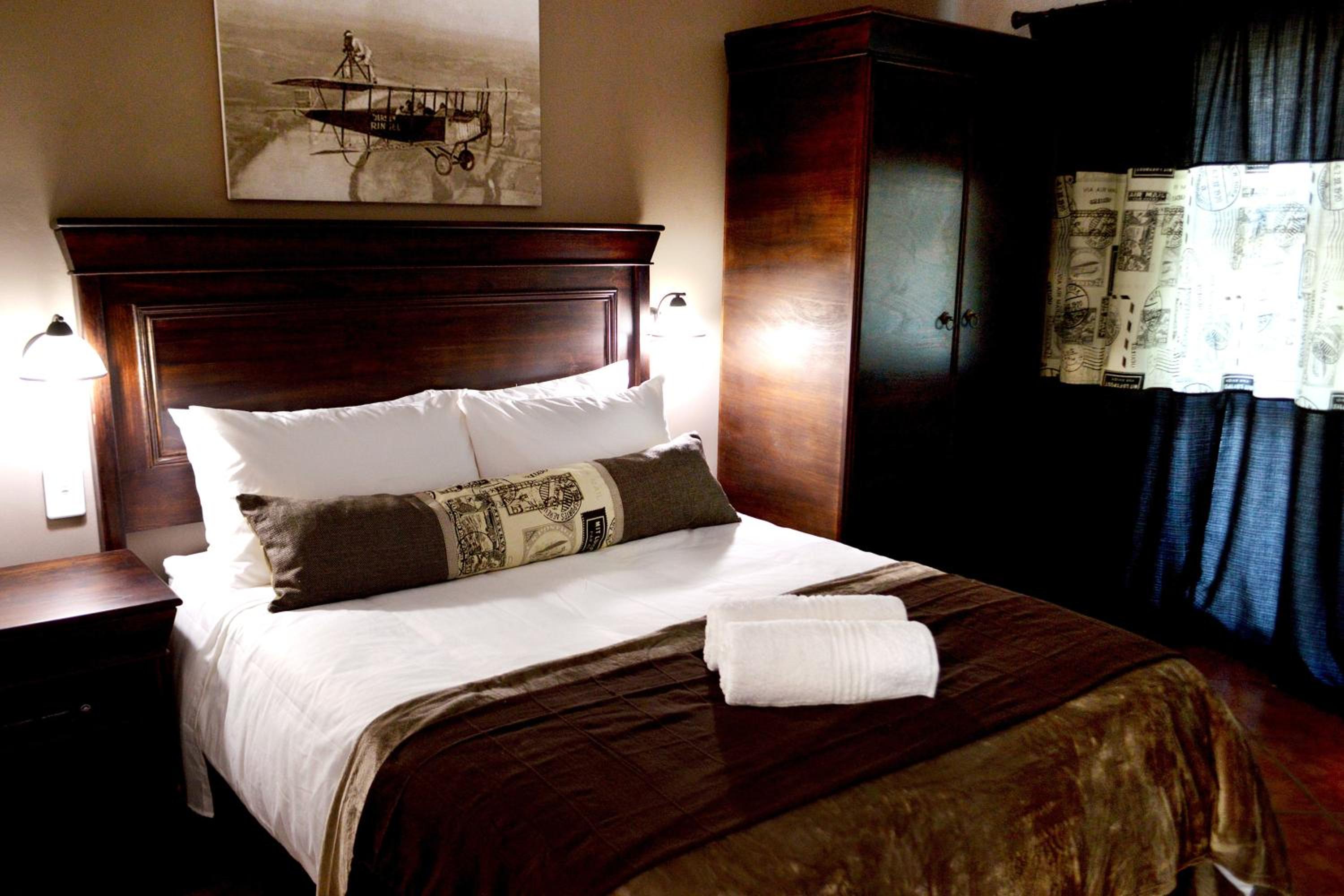 Small Double Room - Gladys Ingles photo 1