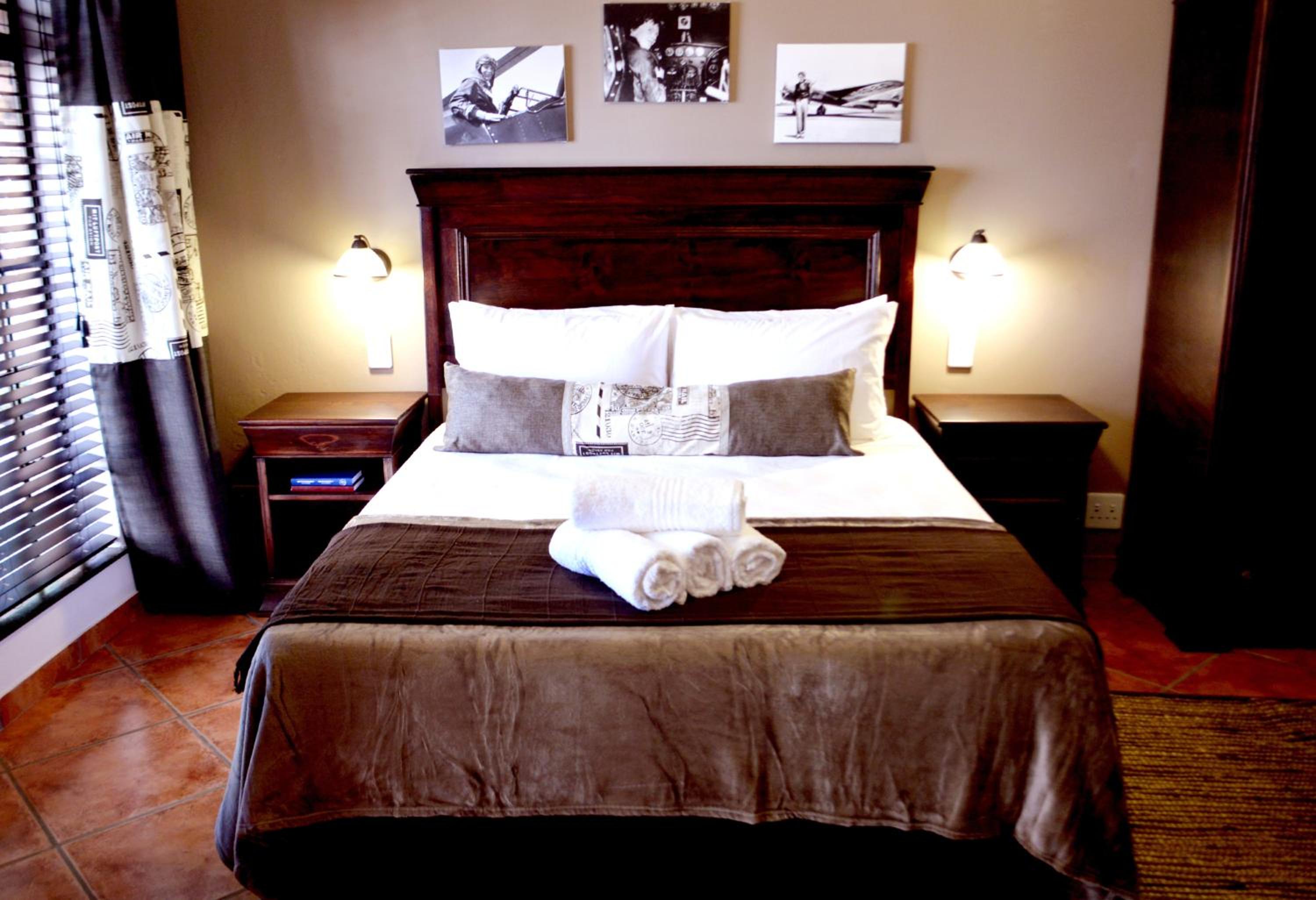 Queen Room with Shower - Amelia Earhart photo 1