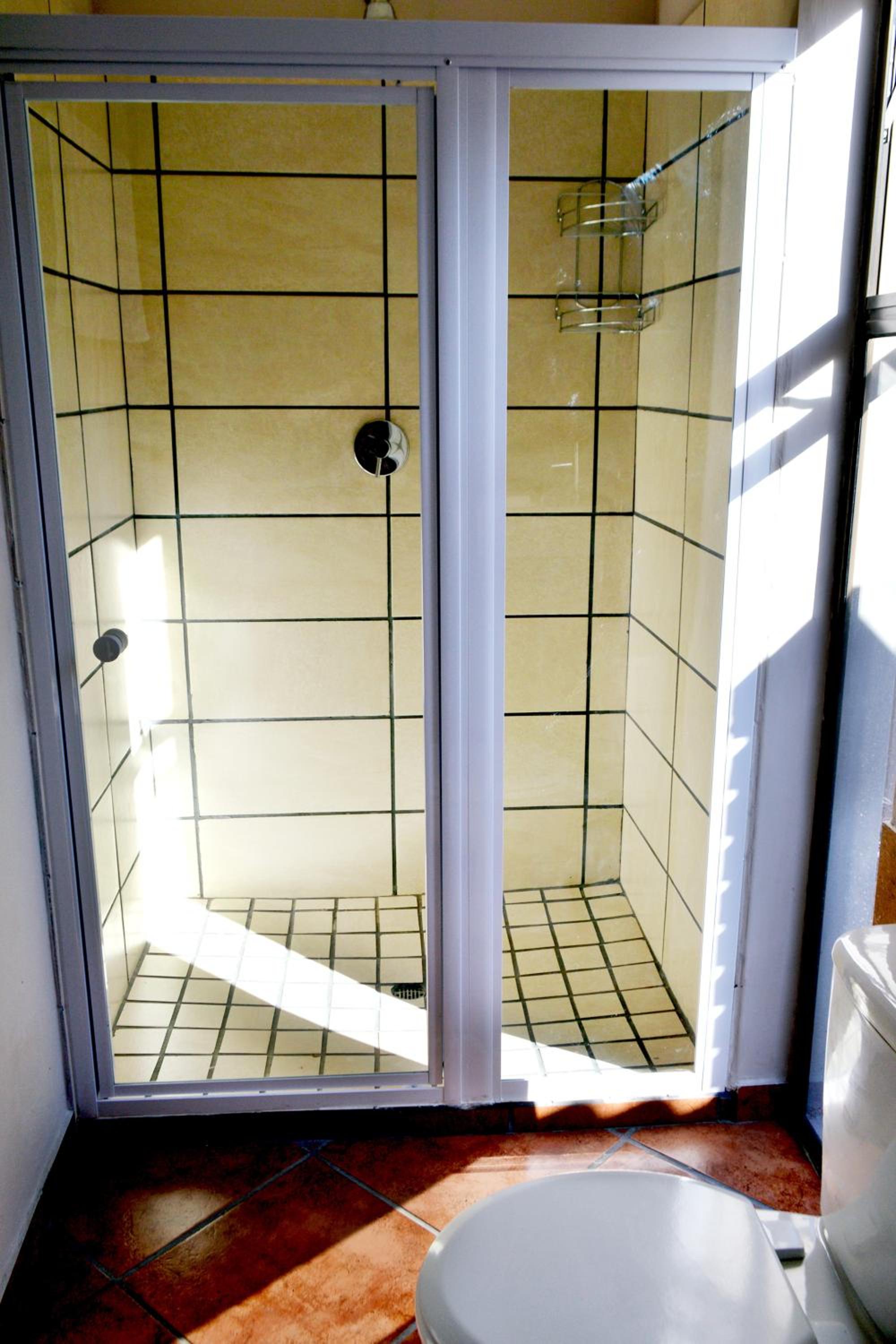 Small Double Room - Gladys Ingles photo 3