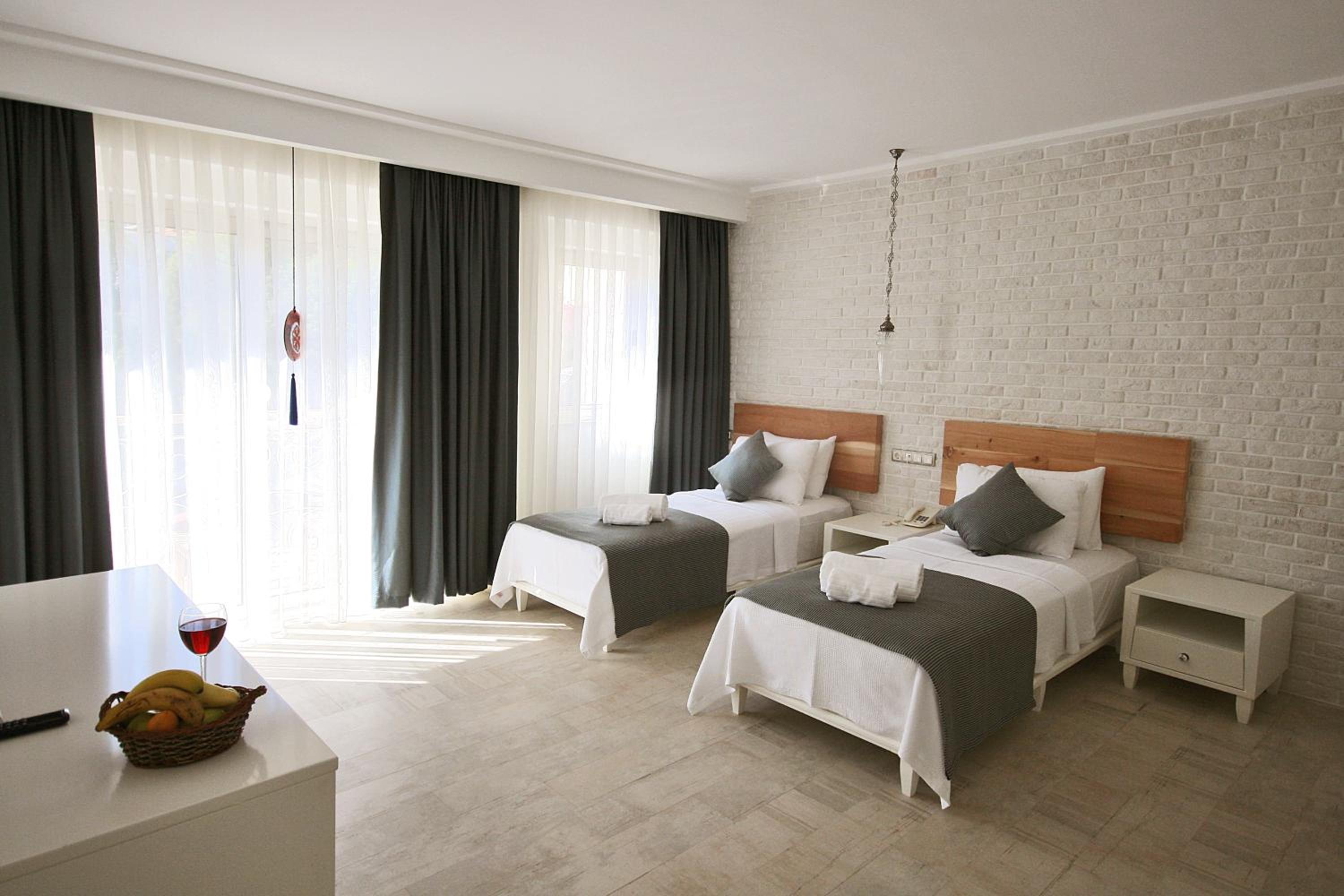 Deluxe Twin Room with Balcony