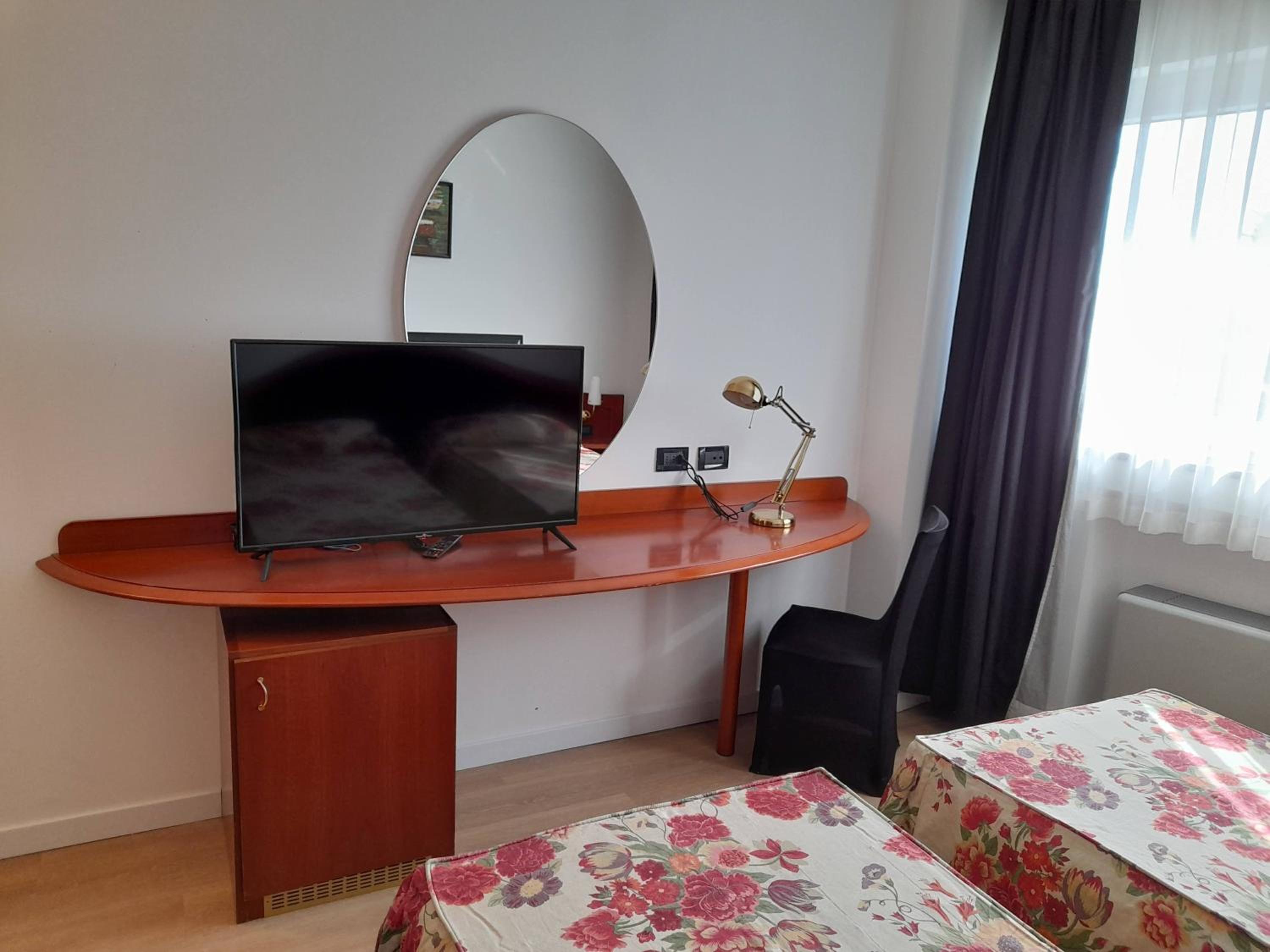 Double Room - Photo 7