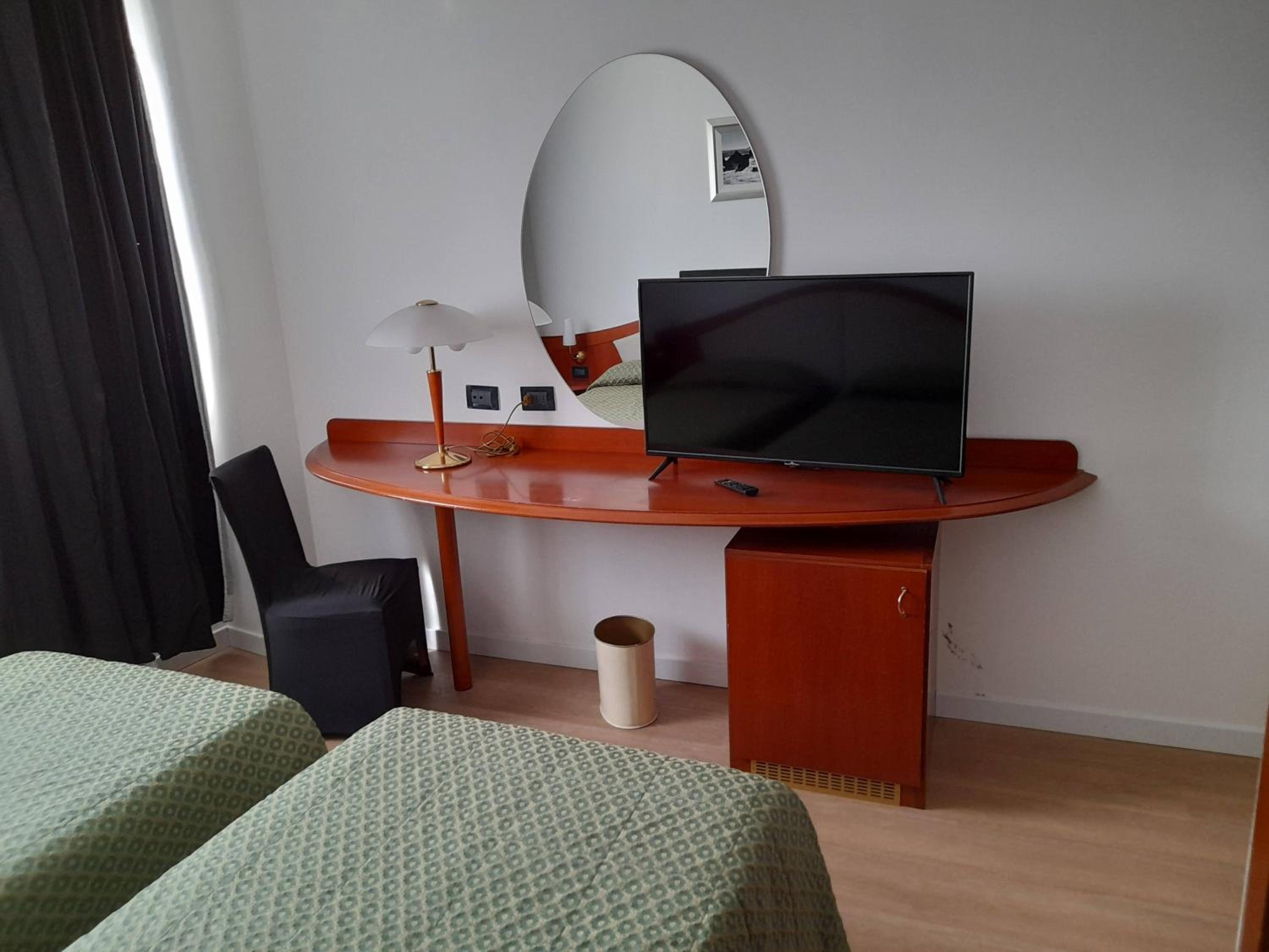 Double Room - Photo 9