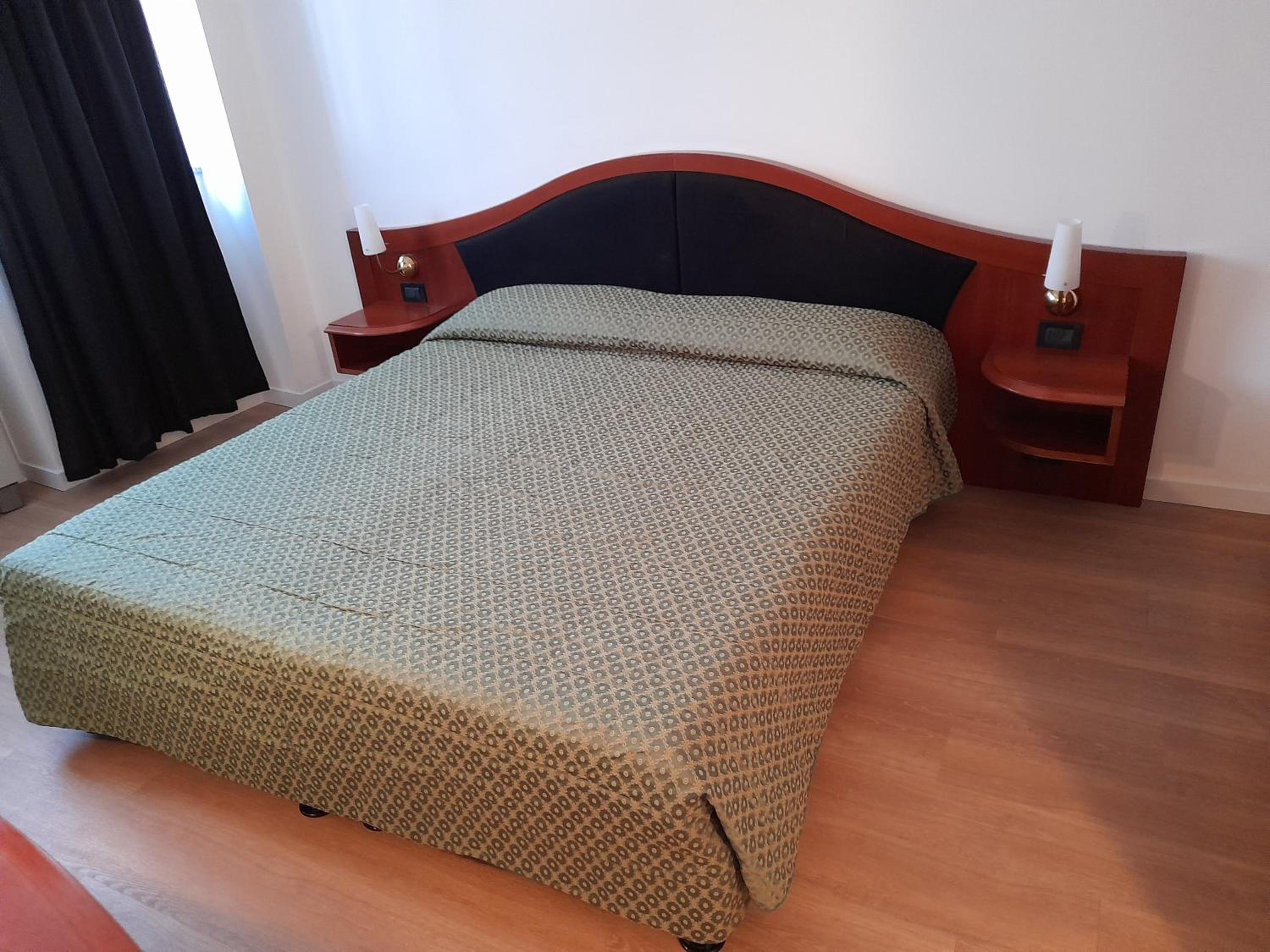 Double Room - Photo 2