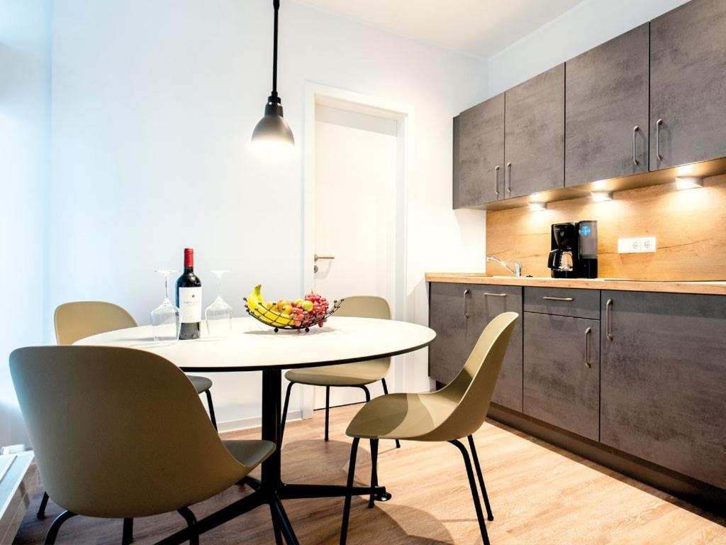 Apartment photo 2