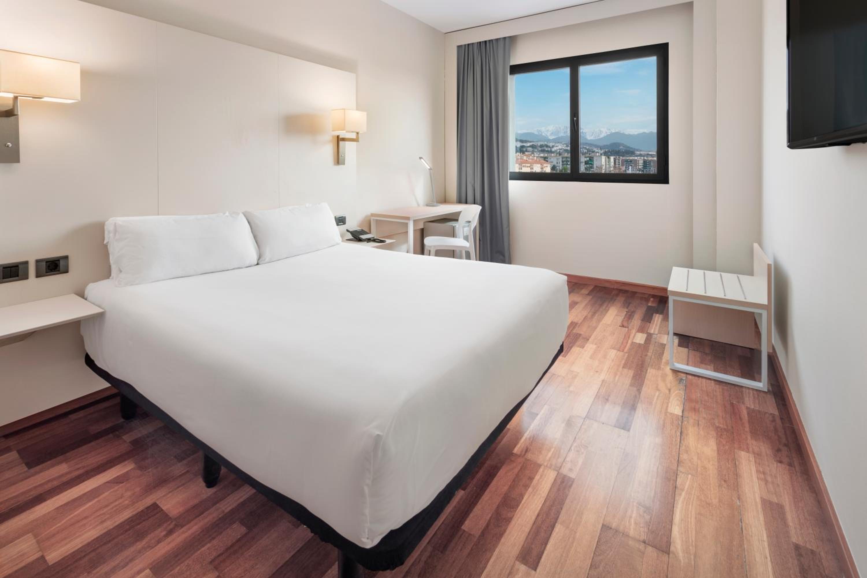 Double or Twin Room - Photo 2
