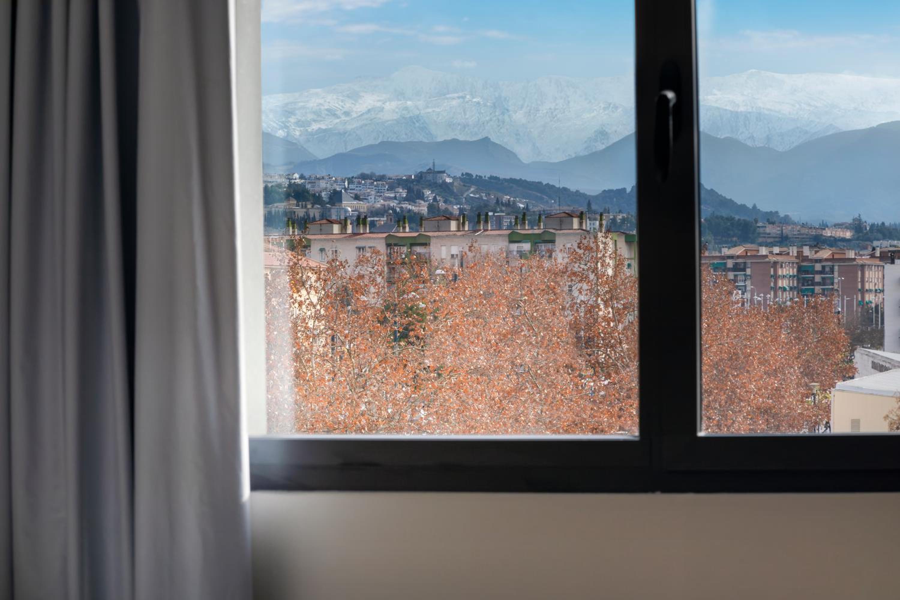 Double Room with Mountain View - Photo 5