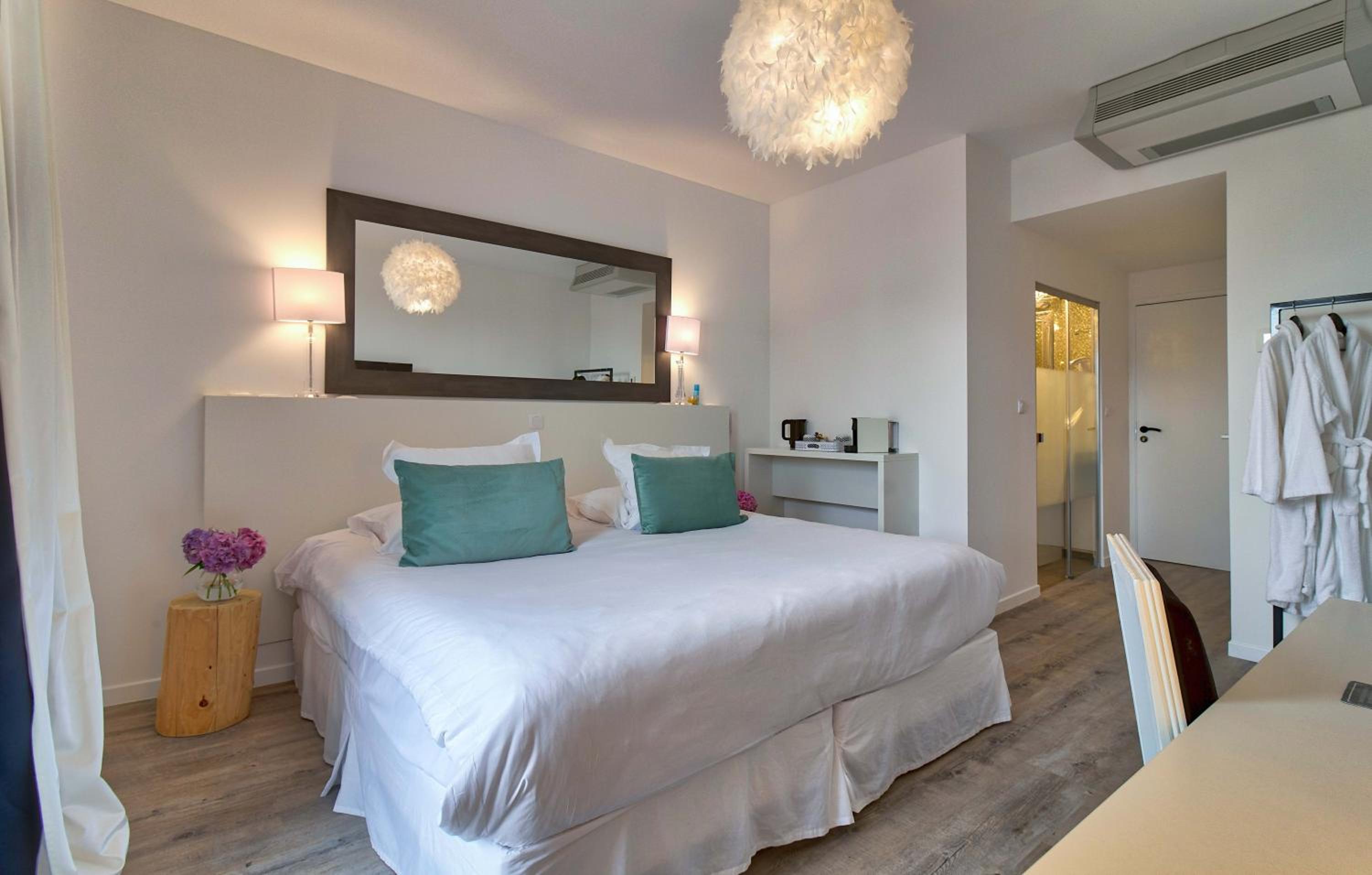 King Room with Free Spa access - Photo 1