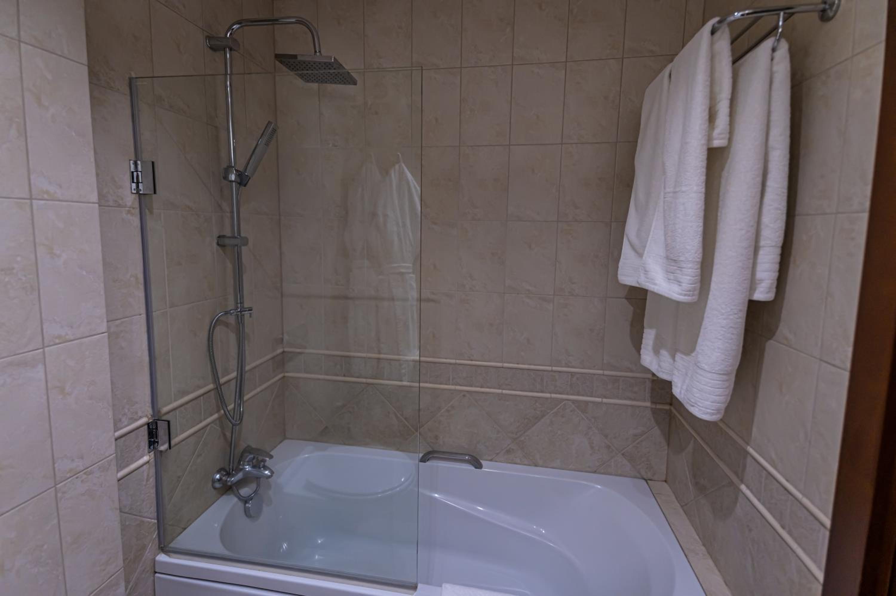 Deluxe Double Room - Photo 7