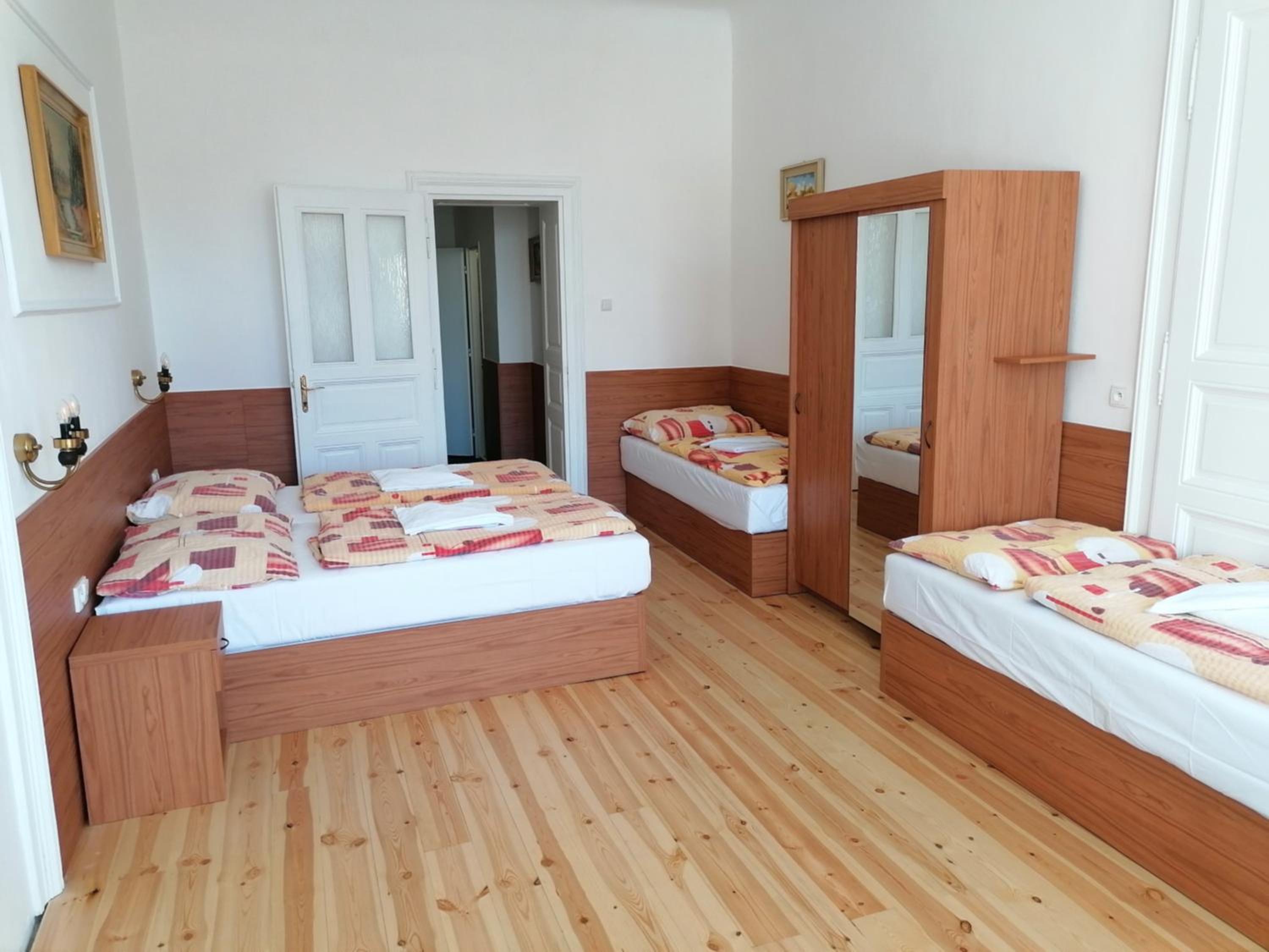 Superior Quadruple Room - Photo 2